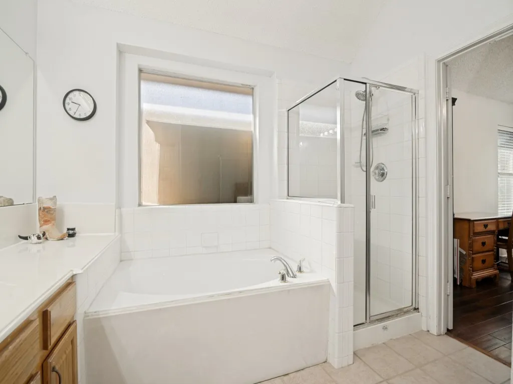 Single Family Residence For Sale in Dallas County , 10313 Evergreen Drive, Rowlett, Texas 75089, 4 Bedroom, 2 Bathroom, 2 Garage spaces, 2,085 Sqft, built in 2001, mls#21364052, Real Estate Agent in Rowlett, Homes For Sale in Dallas county, Homes For Sale in Rowlett, Realtor in Rowlett Texas, Real Estate Brokerage Independent Realty Texas, Luminita Cordes Realtor
