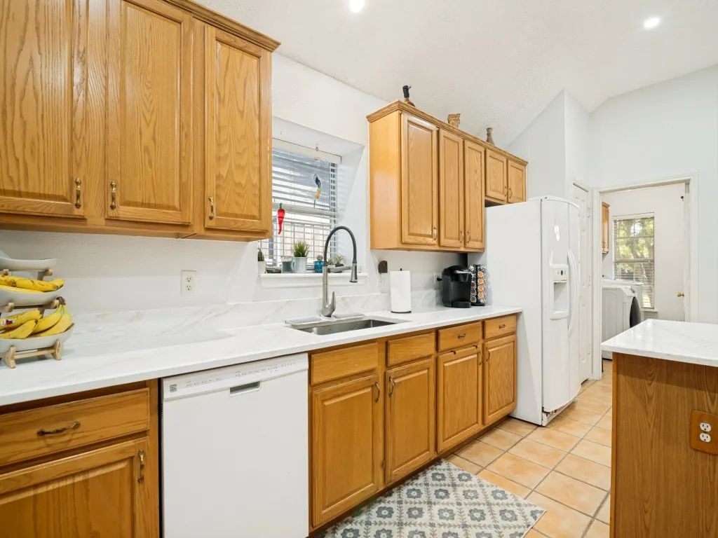 Single Family Residence For Sale in Dallas County , 10313 Evergreen Drive, Rowlett, Texas 75089, 4 Bedroom, 2 Bathroom, 2 Garage spaces, 2,085 Sqft, built in 2001, mls#21364052, Real Estate Agent in Rowlett, Homes For Sale in Dallas county, Homes For Sale in Rowlett, Realtor in Rowlett Texas, Real Estate Brokerage Independent Realty Texas, Luminita Cordes Realtor