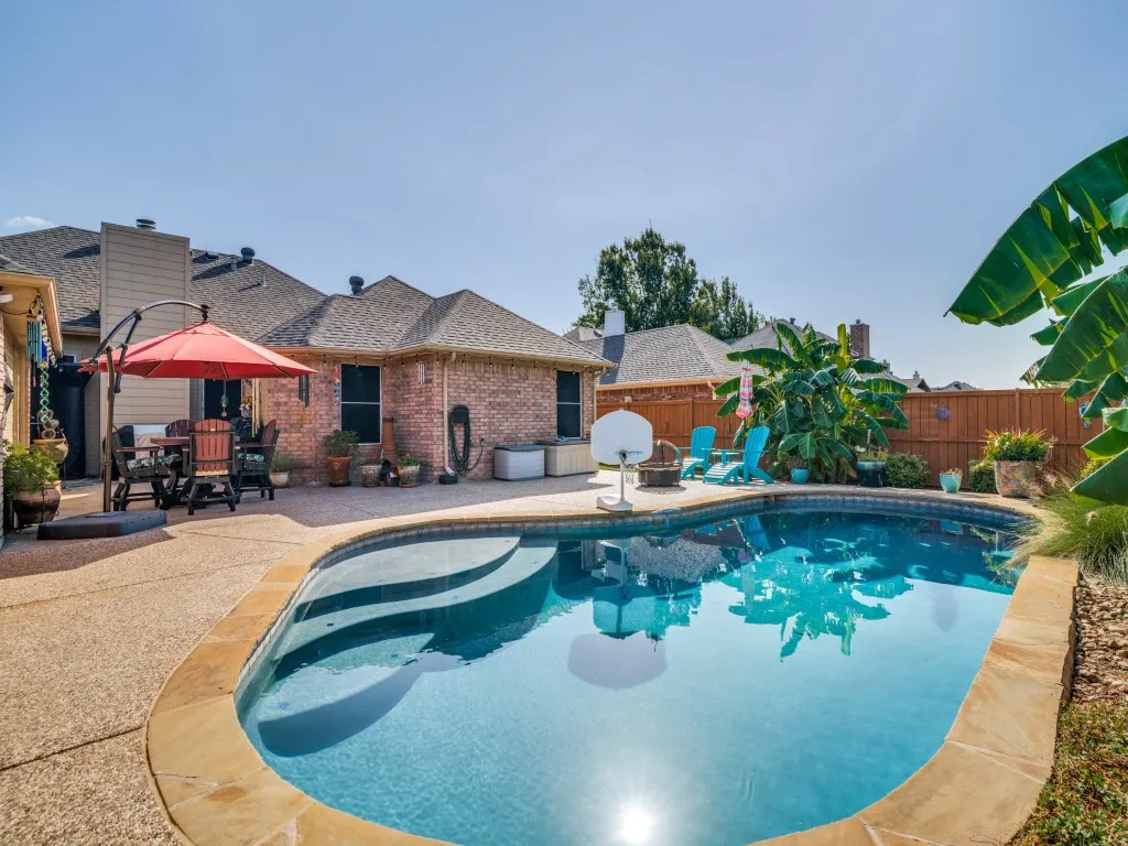 Single Family Residence For Sale in Dallas County , 10313 Evergreen Drive, Rowlett, Texas 75089, 4 Bedroom, 2 Bathroom, 2 Garage spaces, 2,085 Sqft, built in 2001, mls#21364052, Real Estate Agent in Rowlett, Homes For Sale in Dallas county, Homes For Sale in Rowlett, Realtor in Rowlett Texas, Real Estate Brokerage Independent Realty Texas, Luminita Cordes Realtor