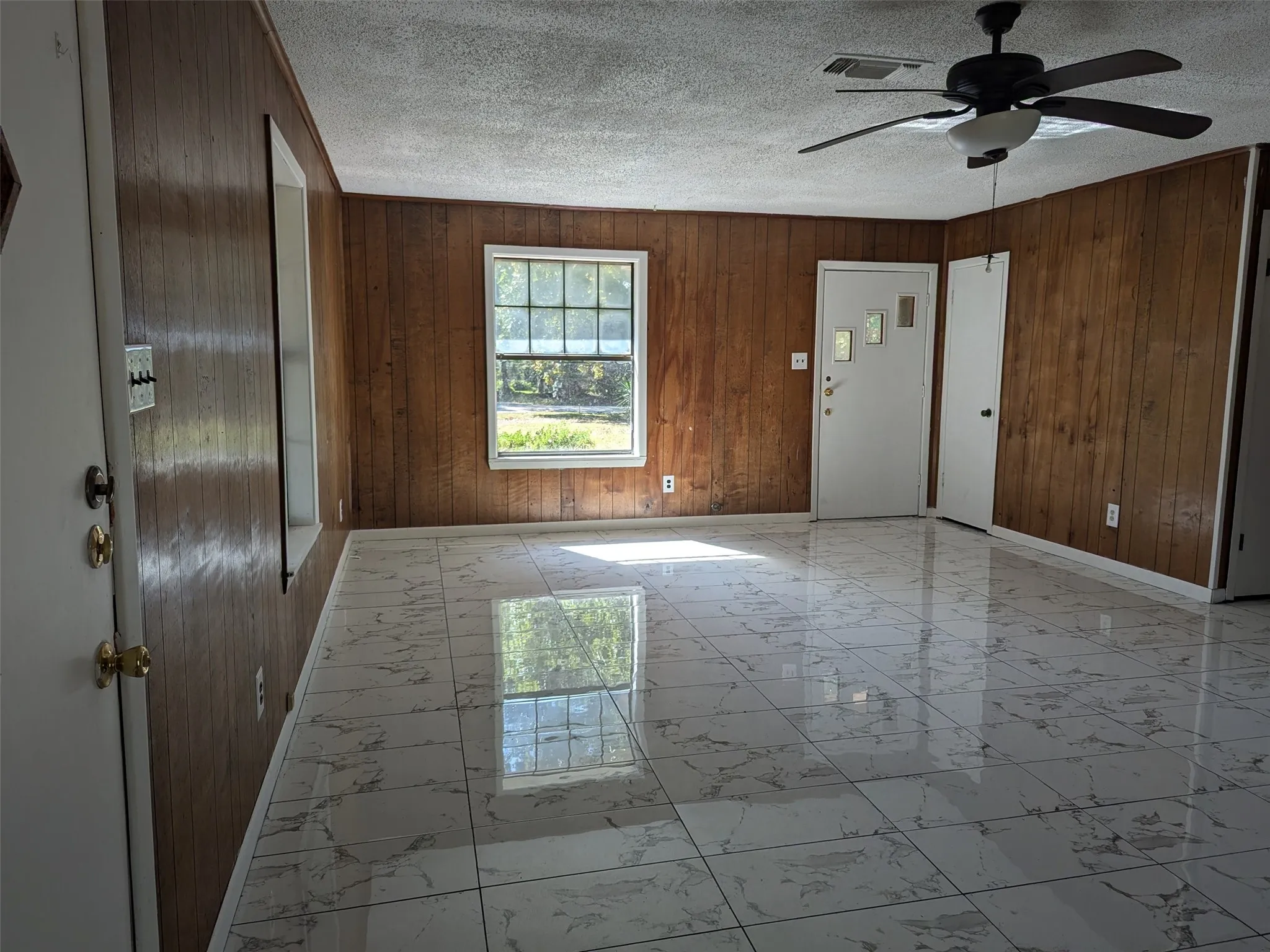 Single Family Residence For Sale in Cass County , 11728 Fm 1399, Marietta, Texas 75566, 2 Bedroom, 1 Bathroom, Garage spaces, 858 Sqft, built in 1980, Price $120,000, mls#21365167, Real Estate Agent in Marietta, Homes For Sale in Cass county, Homes For Sale in Marietta, Realtor in Marietta Texas, Real Estate Brokerage Independent Realty Texas, Luminita Cordes Realtor