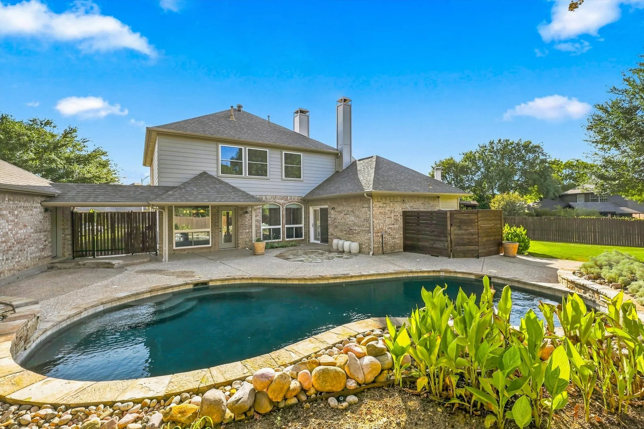 Single Family Residence For Rent in Tarrant County , 8809 Hedge Row Court, North Richland Hills, Texas 76182, 3 Bedroom, 3 Bathroom, 2 Garage spaces, 2,814 Sqft, built in 1994, mls#21363827, Real Estate Agent in North Richland Hills, Homes For Rent in Tarrant county, Homes For Rent in North Richland Hills, Realtor in North Richland Hills Texas, Real Estate Brokerage Independent Realty Texas, Luminita Cordes Realtor