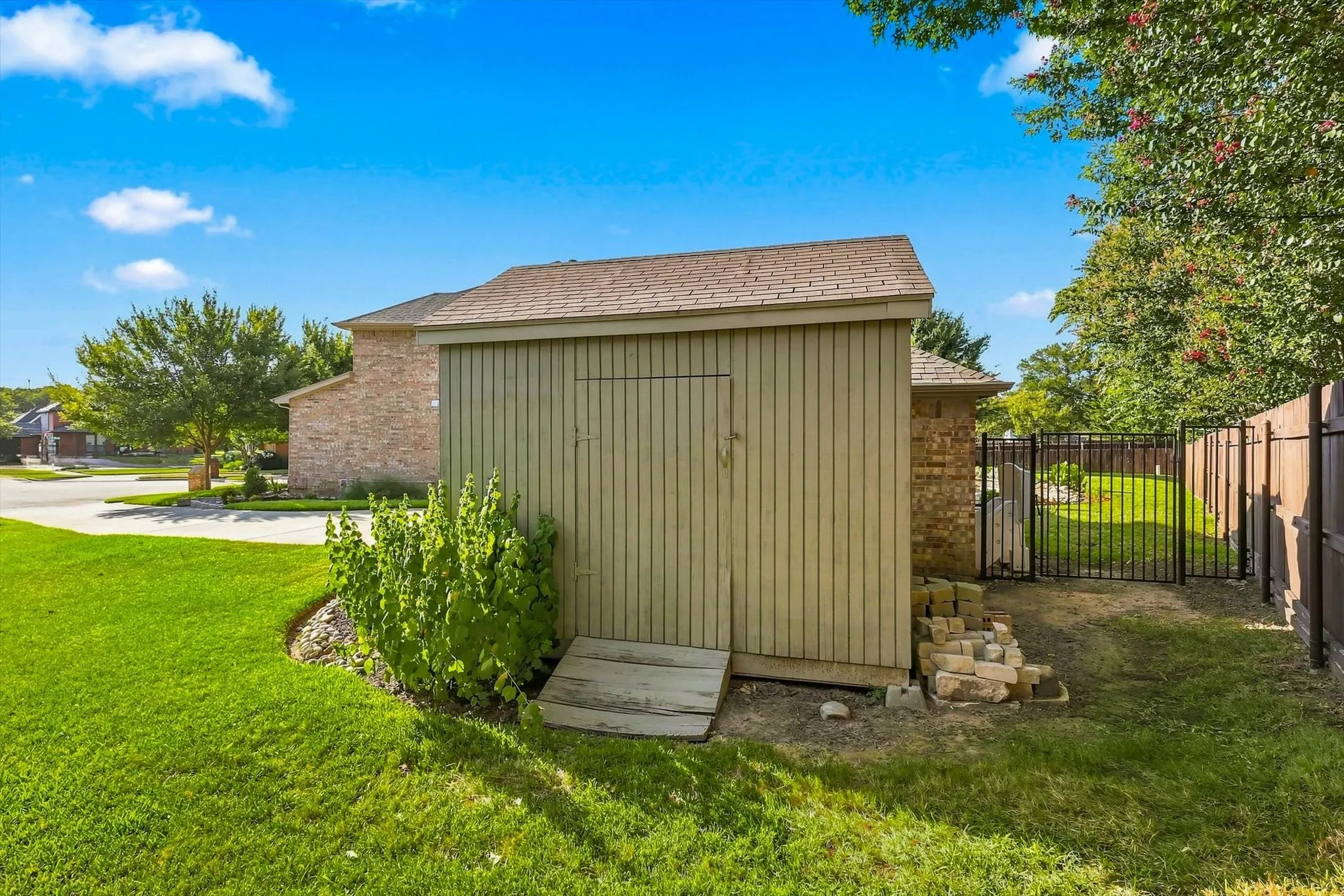 Storage shed