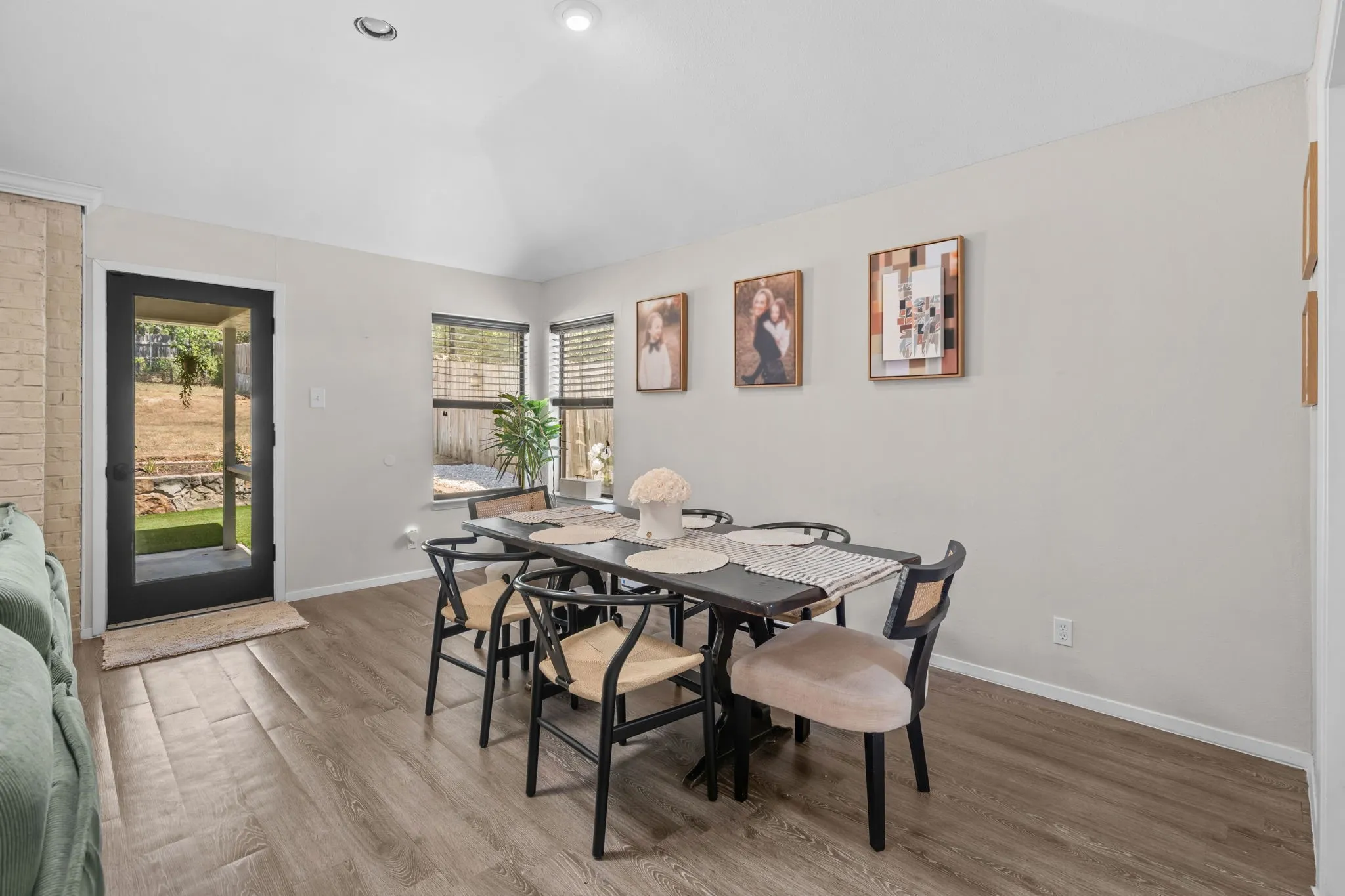 Single Family Residence For Sale in Tarrant County , 7300 Timberlane Drive, North Richland Hills, Texas 76182, 3 Bedroom, 2 Bathroom, 2 Garage spaces, 1,641 Sqft, built in 1985, mls#21364158, Real Estate Agent in North Richland Hills, Homes For Sale in Tarrant county, Homes For Sale in North Richland Hills, Realtor in North Richland Hills Texas, Real Estate Brokerage Independent Realty Texas, Luminita Cordes Realtor