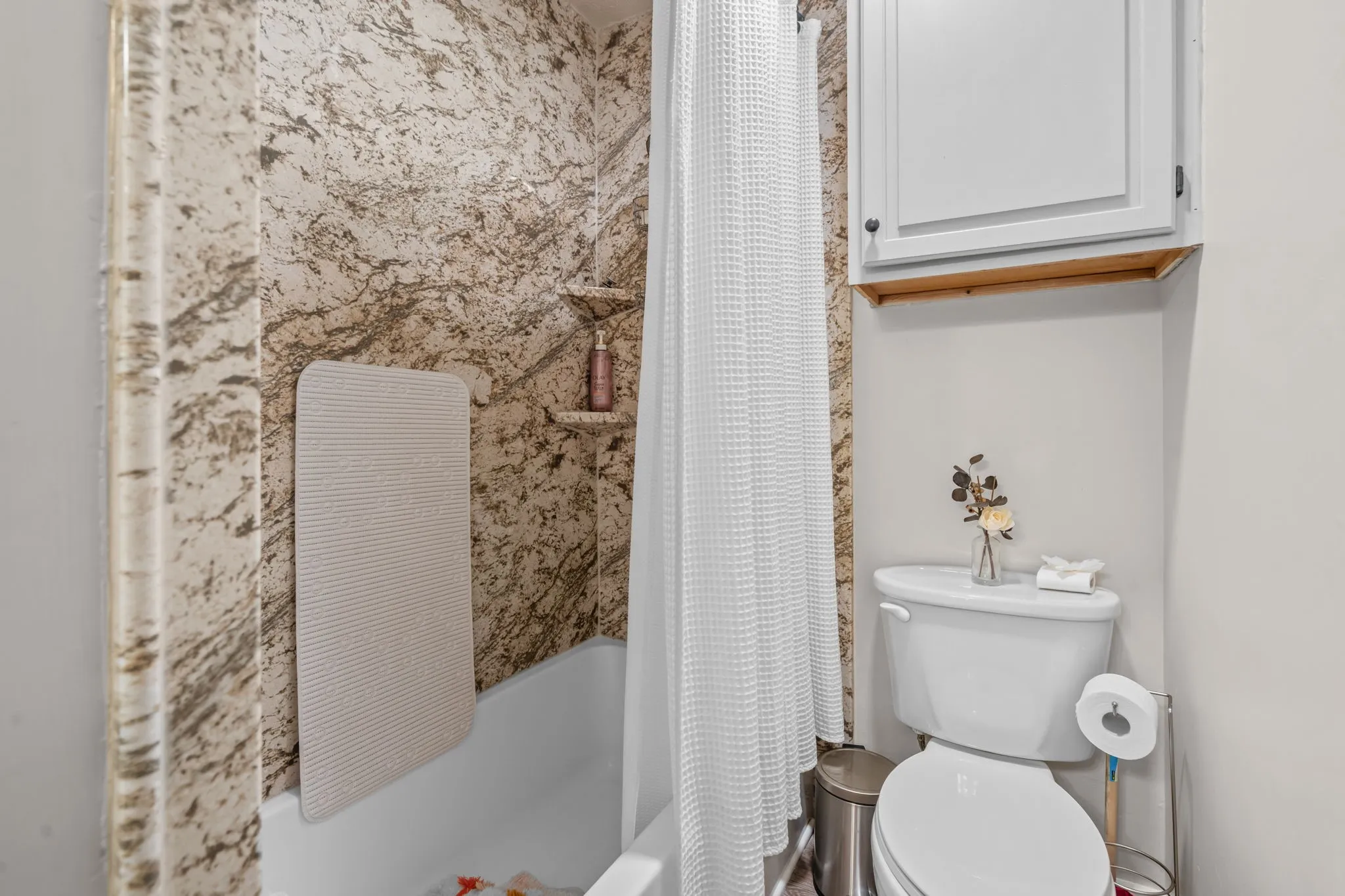 Single Family Residence For Sale in Tarrant County , 7300 Timberlane Drive, North Richland Hills, Texas 76182, 3 Bedroom, 2 Bathroom, 2 Garage spaces, 1,641 Sqft, built in 1985, mls#21364158, Real Estate Agent in North Richland Hills, Homes For Sale in Tarrant county, Homes For Sale in North Richland Hills, Realtor in North Richland Hills Texas, Real Estate Brokerage Independent Realty Texas, Luminita Cordes Realtor