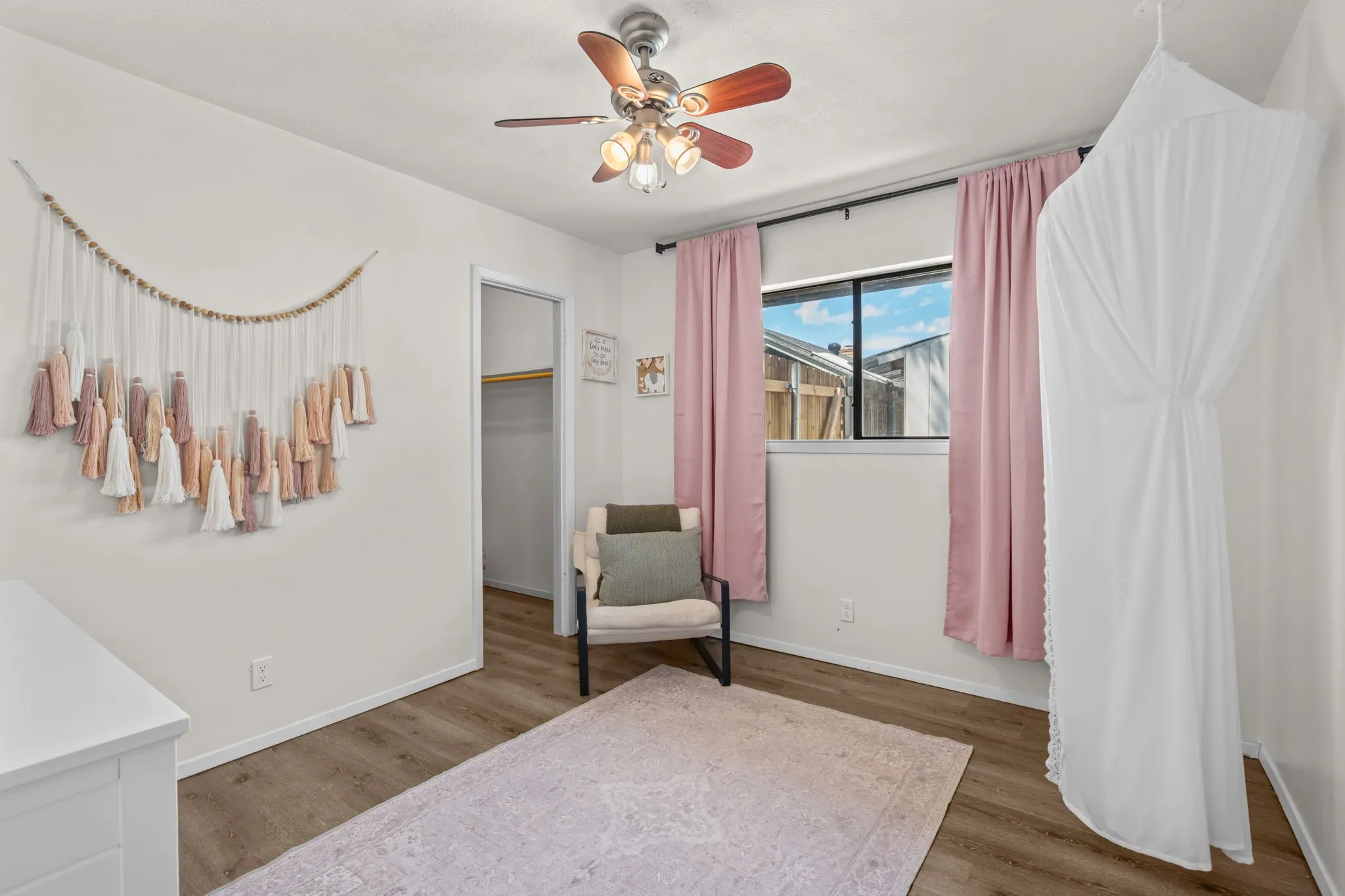 Single Family Residence For Sale in Tarrant County , 7300 Timberlane Drive, North Richland Hills, Texas 76182, 3 Bedroom, 2 Bathroom, 2 Garage spaces, 1,641 Sqft, built in 1985, mls#21364158, Real Estate Agent in North Richland Hills, Homes For Sale in Tarrant county, Homes For Sale in North Richland Hills, Realtor in North Richland Hills Texas, Real Estate Brokerage Independent Realty Texas, Luminita Cordes Realtor