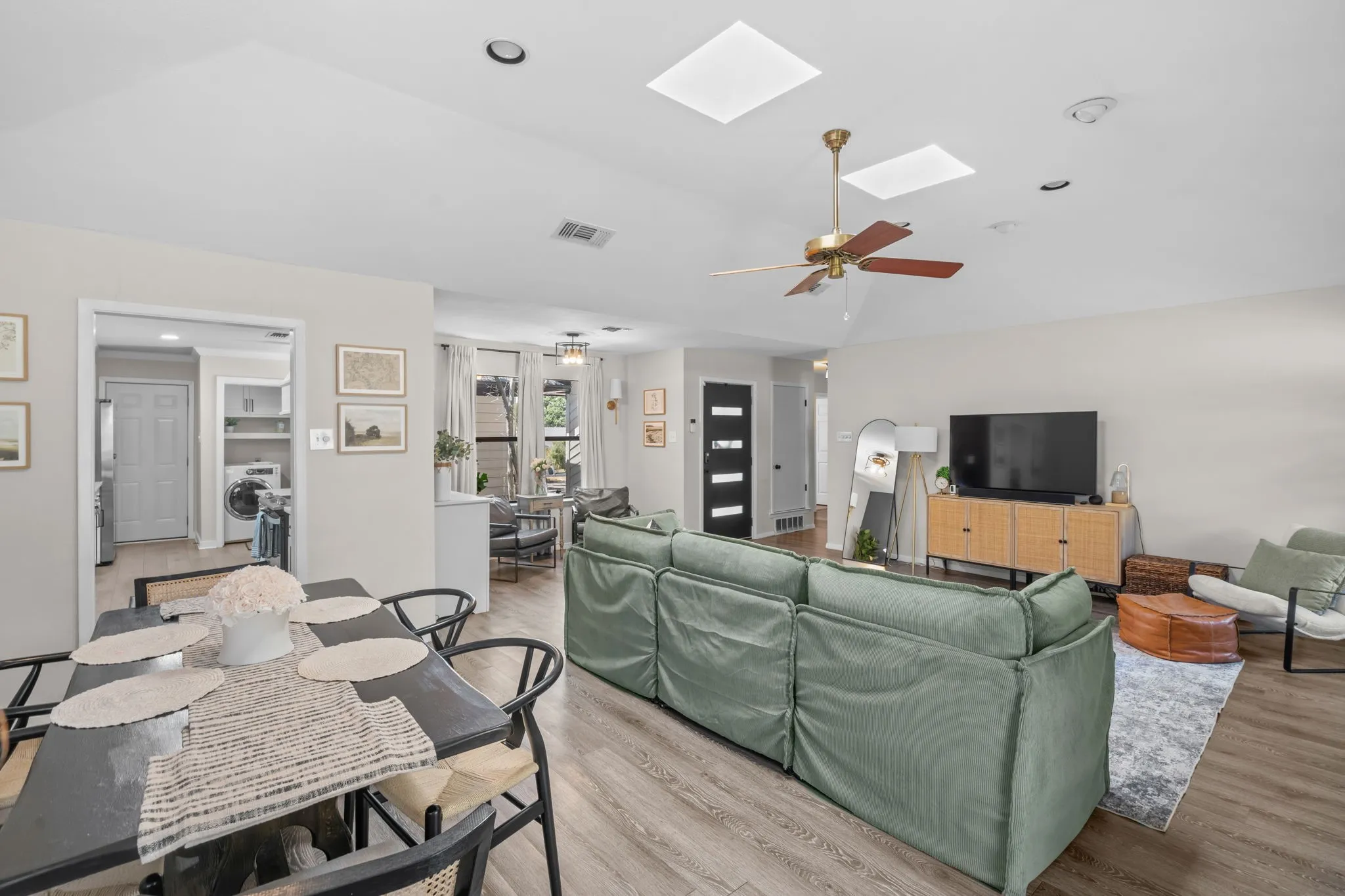 Single Family Residence For Sale in Tarrant County , 7300 Timberlane Drive, North Richland Hills, Texas 76182, 3 Bedroom, 2 Bathroom, 2 Garage spaces, 1,641 Sqft, built in 1985, mls#21364158, Real Estate Agent in North Richland Hills, Homes For Sale in Tarrant county, Homes For Sale in North Richland Hills, Realtor in North Richland Hills Texas, Real Estate Brokerage Independent Realty Texas, Luminita Cordes Realtor