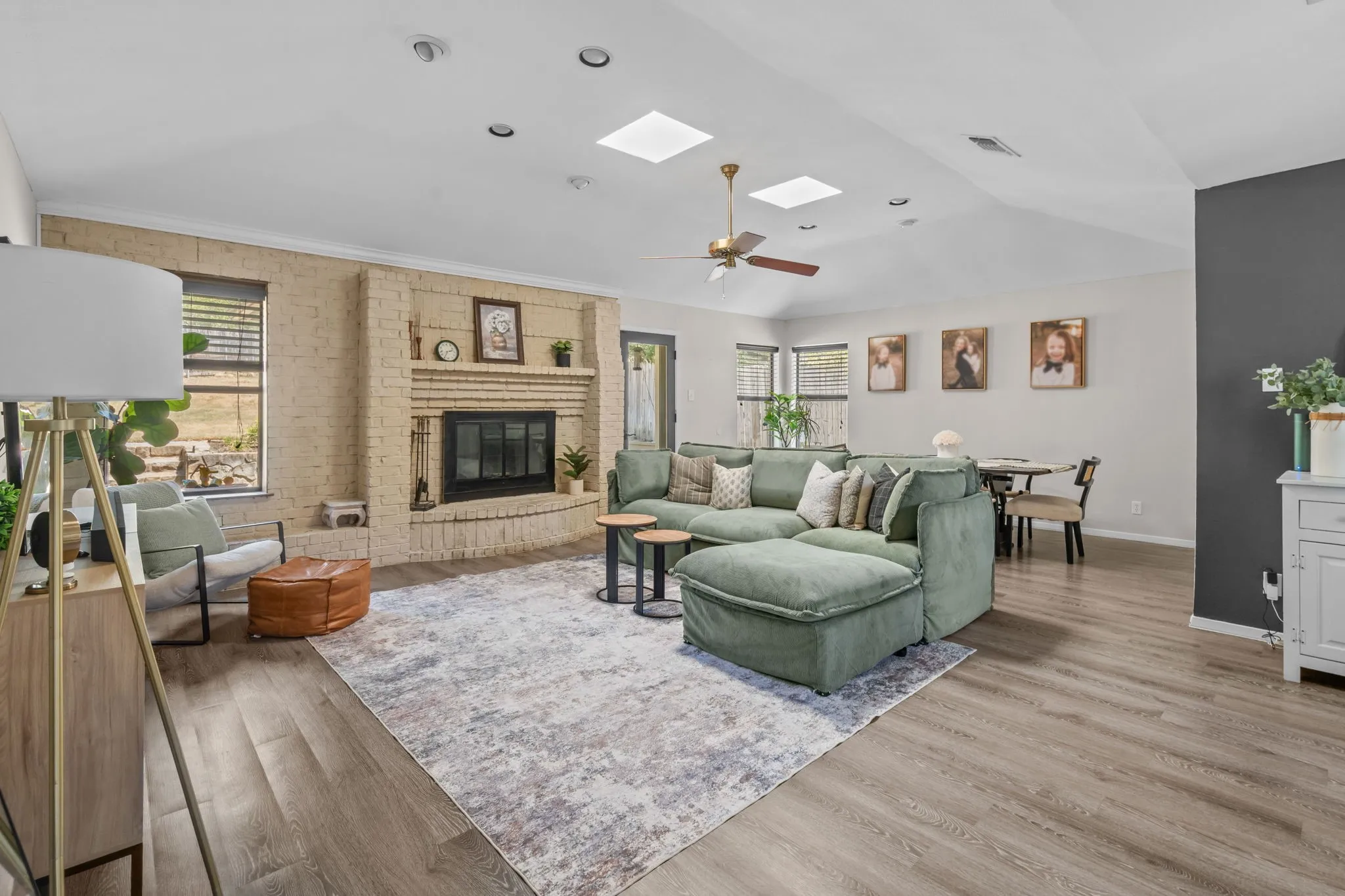 Single Family Residence For Sale in Tarrant County , 7300 Timberlane Drive, North Richland Hills, Texas 76182, 3 Bedroom, 2 Bathroom, 2 Garage spaces, 1,641 Sqft, built in 1985, mls#21364158, Real Estate Agent in North Richland Hills, Homes For Sale in Tarrant county, Homes For Sale in North Richland Hills, Realtor in North Richland Hills Texas, Real Estate Brokerage Independent Realty Texas, Luminita Cordes Realtor