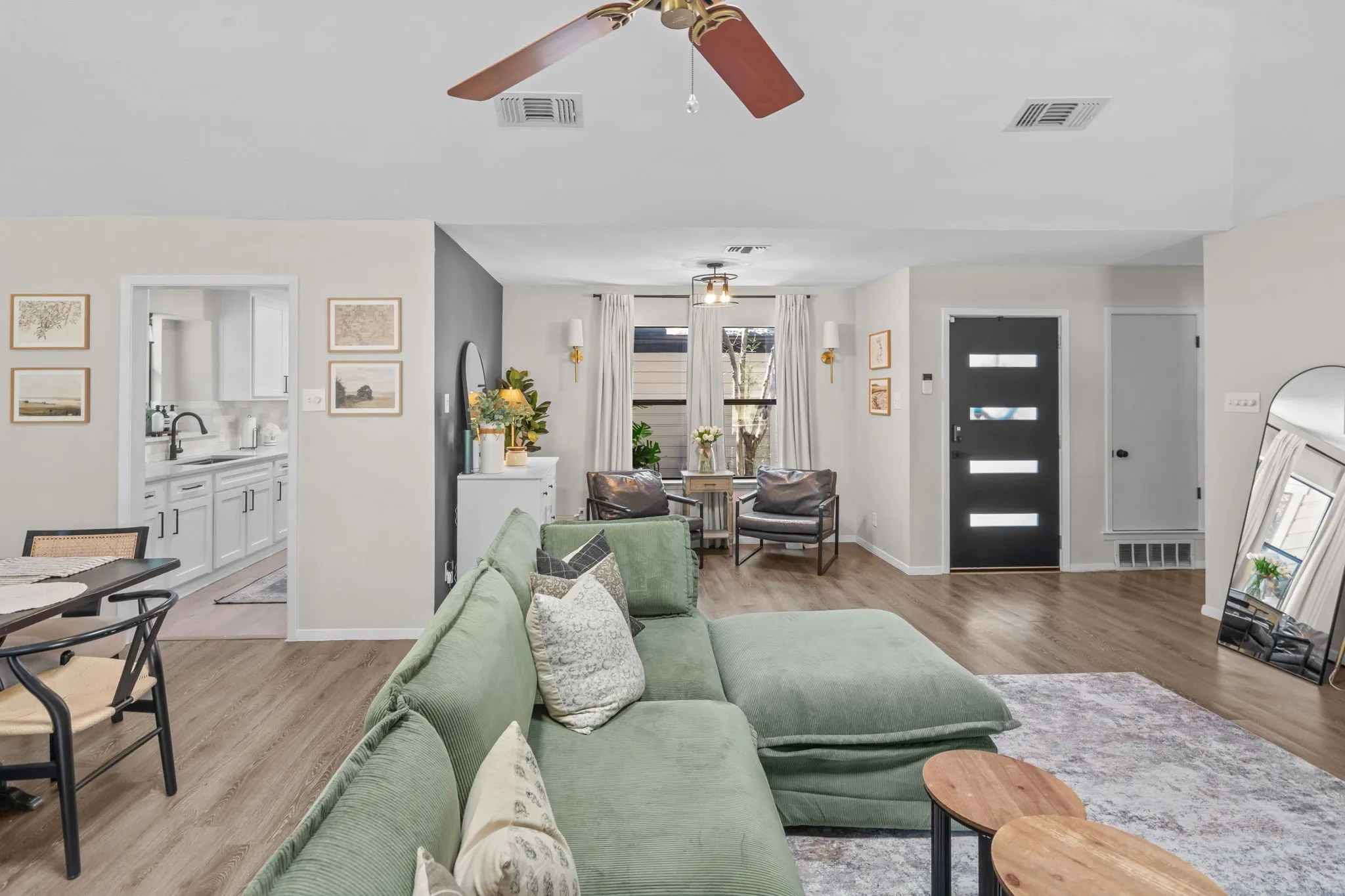 Single Family Residence For Sale in Tarrant County , 7300 Timberlane Drive, North Richland Hills, Texas 76182, 3 Bedroom, 2 Bathroom, 2 Garage spaces, 1,641 Sqft, built in 1985, mls#21364158, Real Estate Agent in North Richland Hills, Homes For Sale in Tarrant county, Homes For Sale in North Richland Hills, Realtor in North Richland Hills Texas, Real Estate Brokerage Independent Realty Texas, Luminita Cordes Realtor