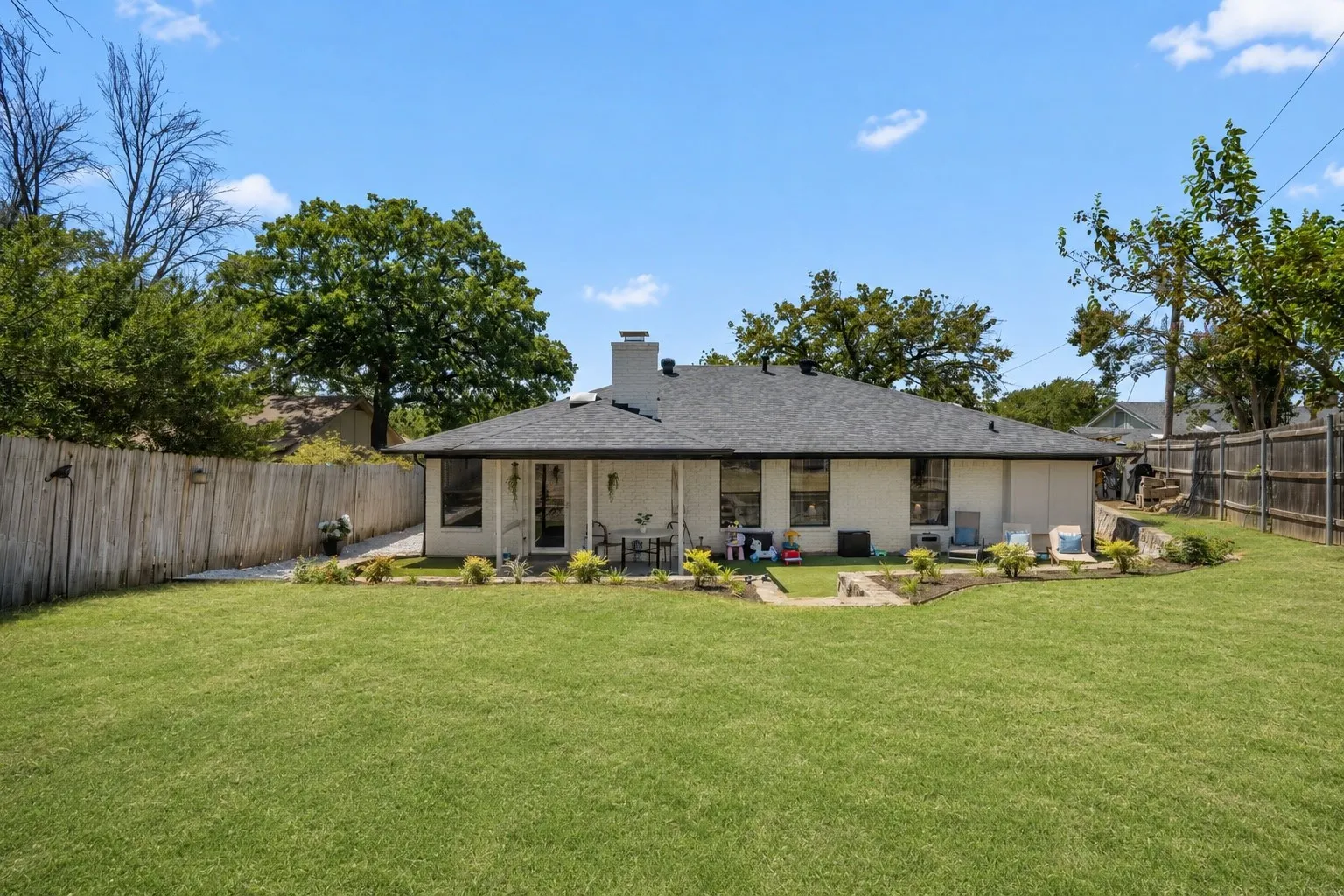 Single Family Residence For Sale in Tarrant County , 7300 Timberlane Drive, North Richland Hills, Texas 76182, 3 Bedroom, 2 Bathroom, 2 Garage spaces, 1,641 Sqft, built in 1985, mls#21364158, Real Estate Agent in North Richland Hills, Homes For Sale in Tarrant county, Homes For Sale in North Richland Hills, Realtor in North Richland Hills Texas, Real Estate Brokerage Independent Realty Texas, Luminita Cordes Realtor