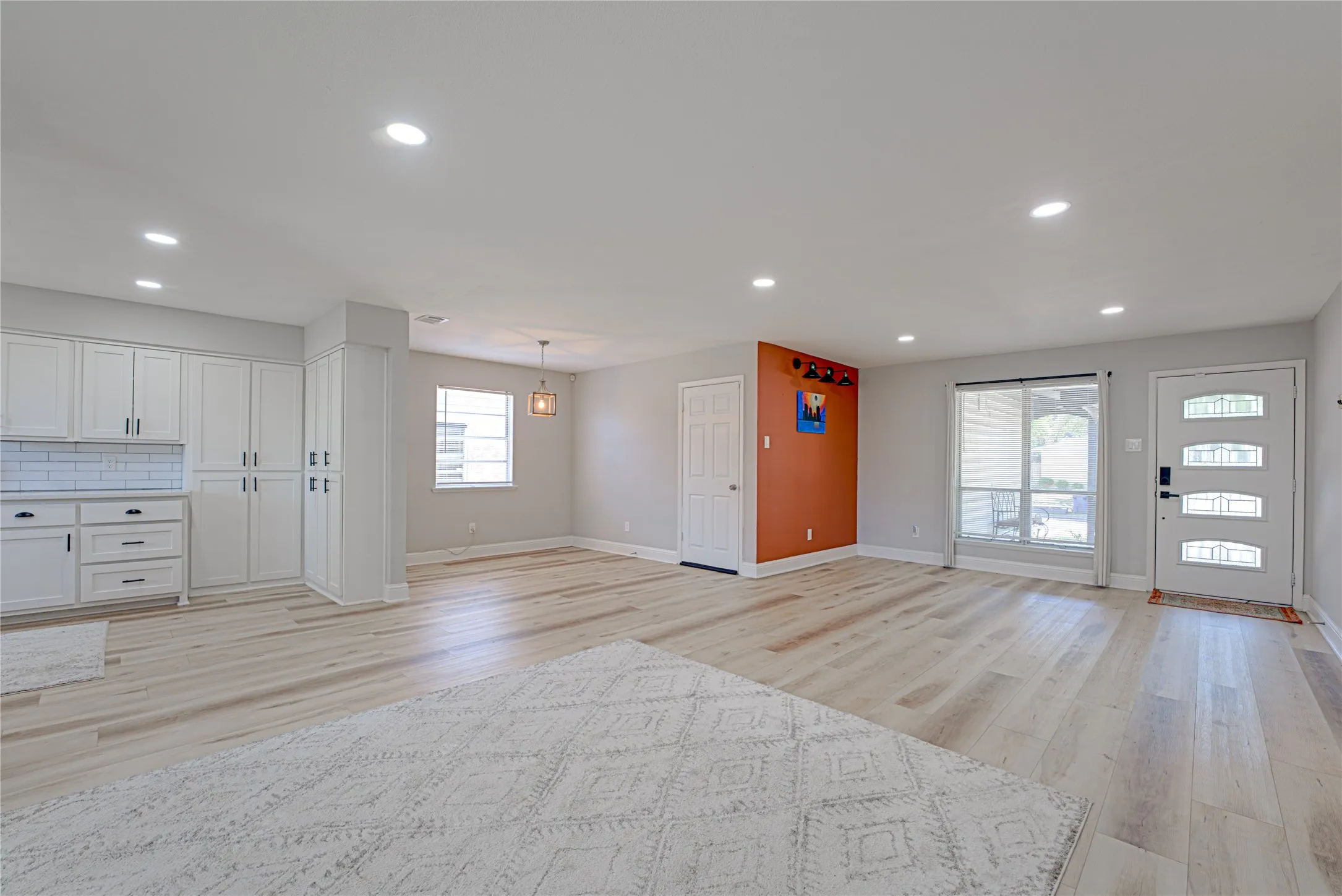 Single Family Residence For Sale in Dallas County , 3217 Centennial Drive, Garland, Texas 75042, 4 Bedroom, 2 Bathroom, Garage spaces, 1,818 Sqft, built in 1960, mls#21363268, Real Estate Agent in Garland, Homes For Sale in Dallas county, Homes For Sale in Garland, Realtor in Garland Texas, Real Estate Brokerage Independent Realty Texas, Luminita Cordes Realtor