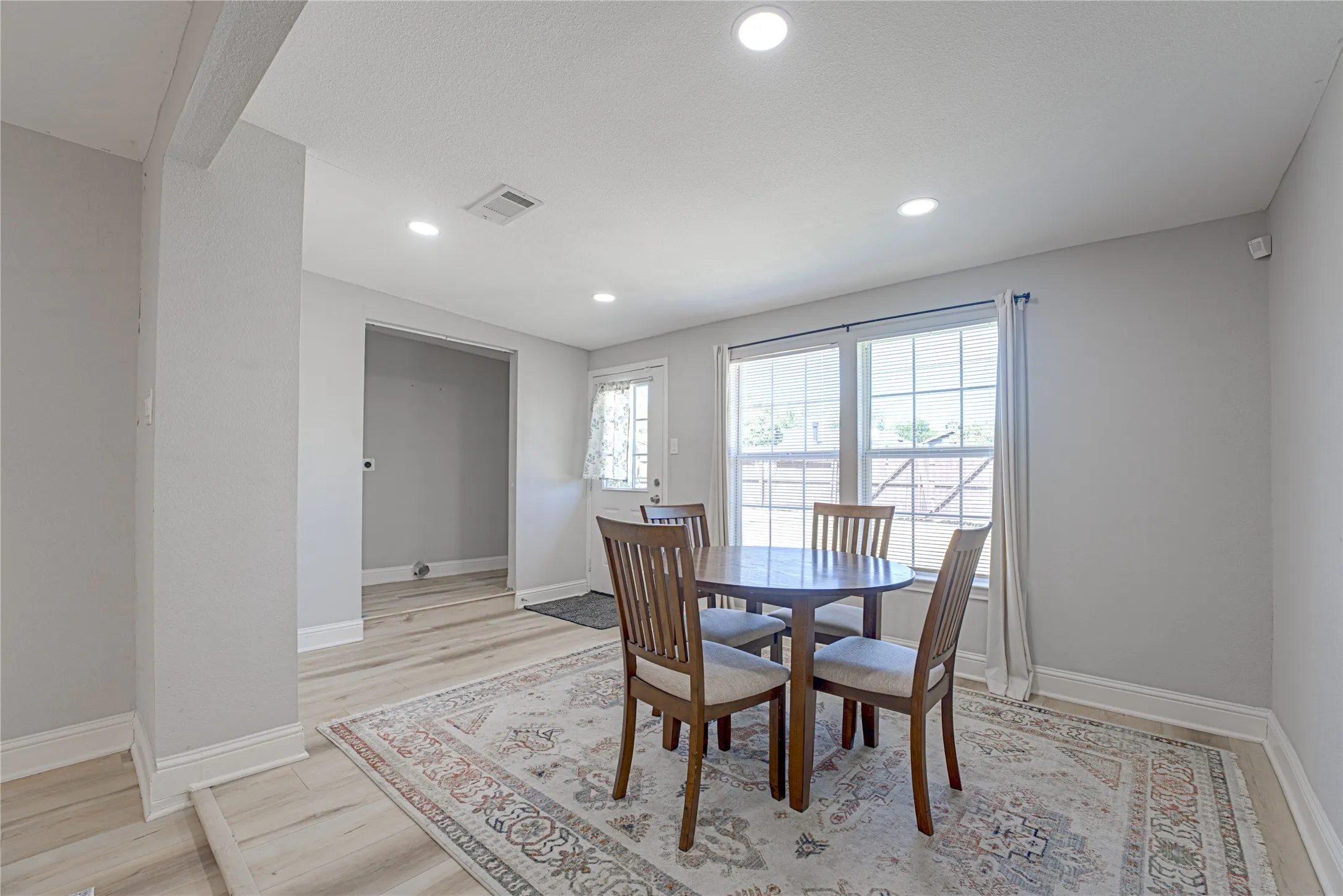 Single Family Residence For Sale in Dallas County , 3217 Centennial Drive, Garland, Texas 75042, 4 Bedroom, 2 Bathroom, Garage spaces, 1,818 Sqft, built in 1960, mls#21363268, Real Estate Agent in Garland, Homes For Sale in Dallas county, Homes For Sale in Garland, Realtor in Garland Texas, Real Estate Brokerage Independent Realty Texas, Luminita Cordes Realtor