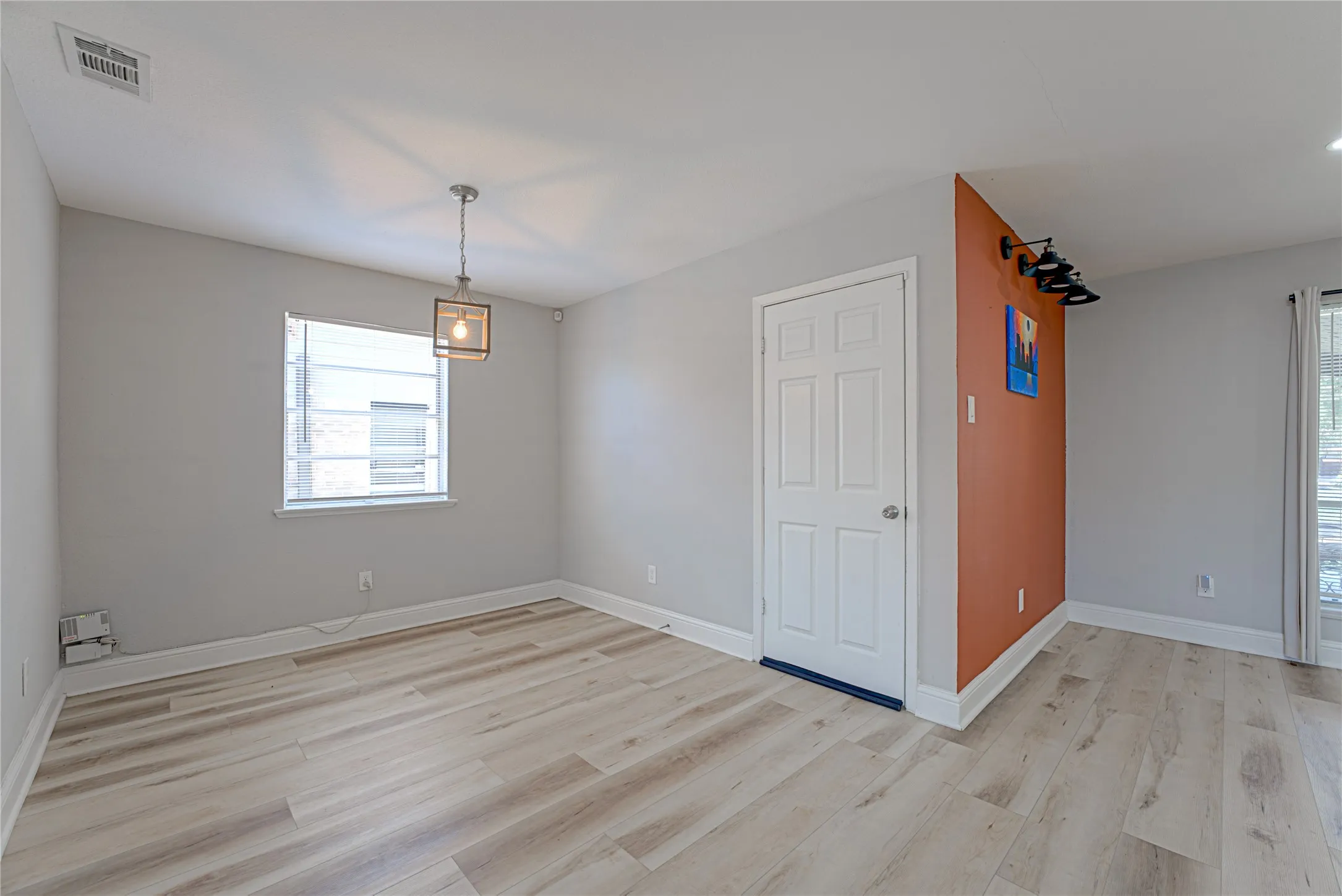 Single Family Residence For Sale in Dallas County , 3217 Centennial Drive, Garland, Texas 75042, 4 Bedroom, 2 Bathroom, Garage spaces, 1,818 Sqft, built in 1960, mls#21363268, Real Estate Agent in Garland, Homes For Sale in Dallas county, Homes For Sale in Garland, Realtor in Garland Texas, Real Estate Brokerage Independent Realty Texas, Luminita Cordes Realtor