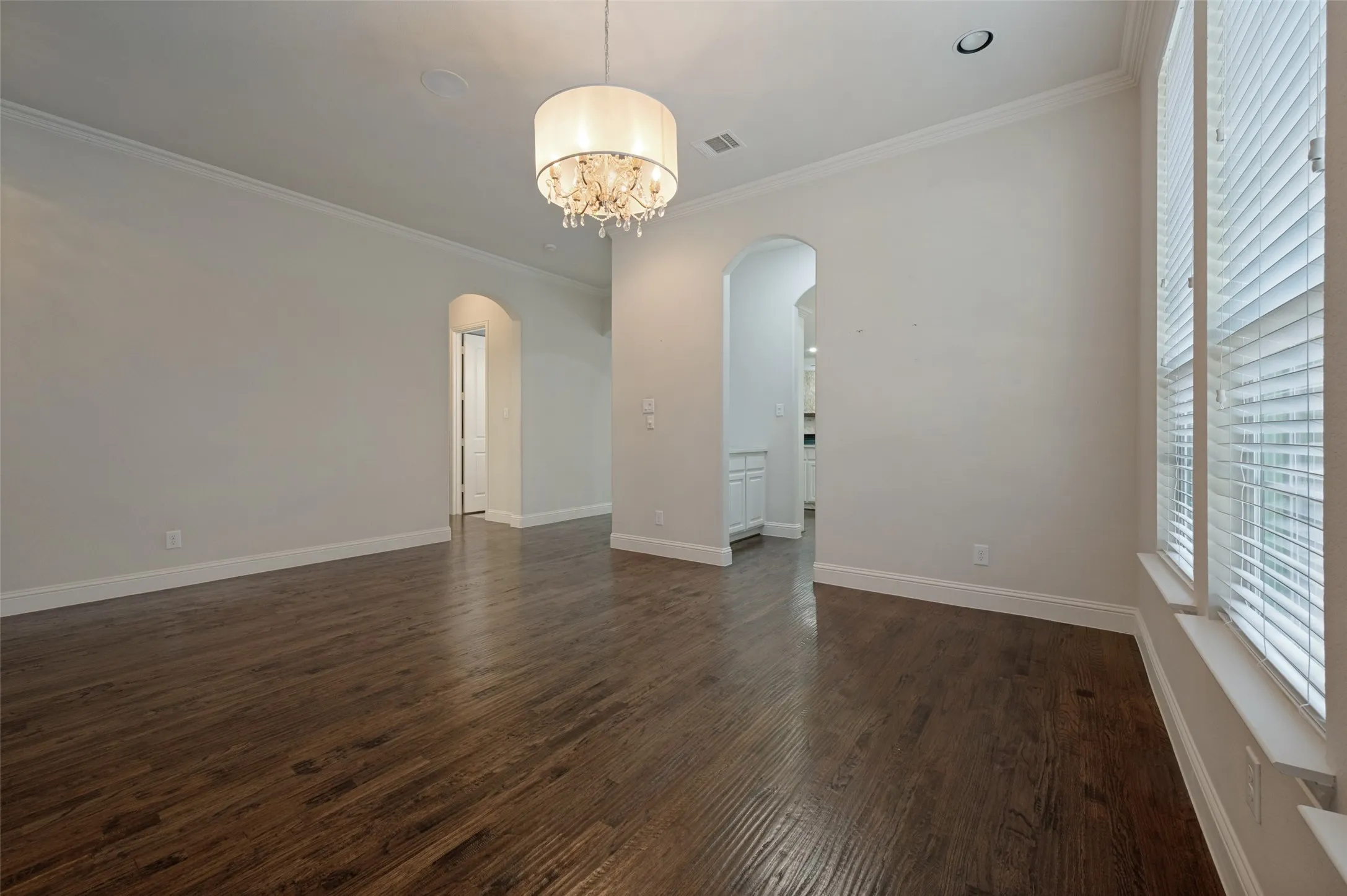 Single Family Residence For Sale in Dallas County , 12908 Holbrook Drive, Farmers Branch, Texas 75234, 4 Bedroom, 3 Bathroom, 2 Garage spaces, 2,392 Sqft, built in 2014, mls#21361331, Real Estate Agent in Farmers Branch, Homes For Sale in Dallas county, Homes For Sale in Farmers Branch, Realtor in Farmers Branch Texas, Real Estate Brokerage Independent Realty Texas, Luminita Cordes Realtor