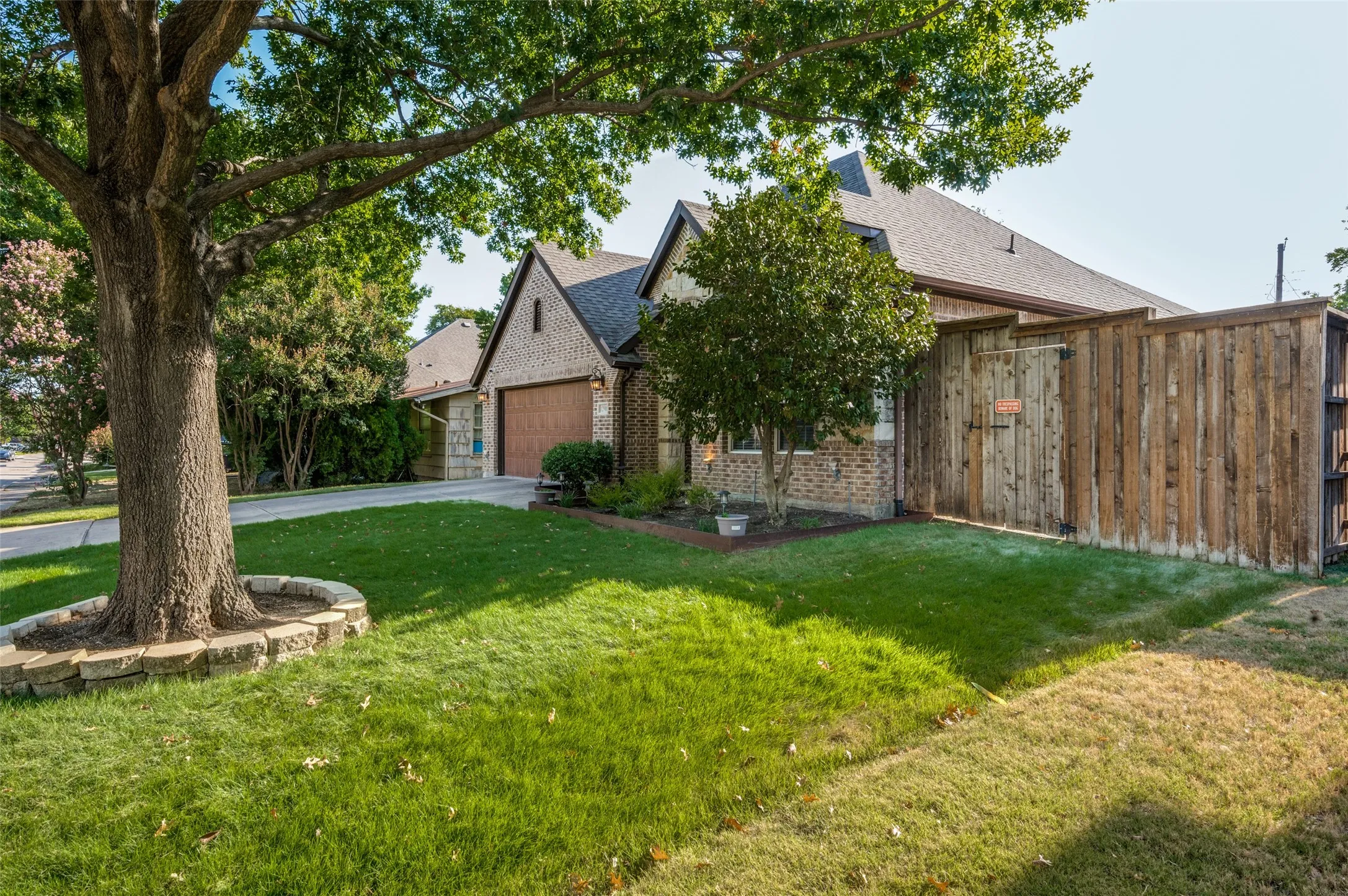 Single Family Residence For Sale in Dallas County , 12908 Holbrook Drive, Farmers Branch, Texas 75234, 4 Bedroom, 3 Bathroom, 2 Garage spaces, 2,392 Sqft, built in 2014, mls#21361331, Real Estate Agent in Farmers Branch, Homes For Sale in Dallas county, Homes For Sale in Farmers Branch, Realtor in Farmers Branch Texas, Real Estate Brokerage Independent Realty Texas, Luminita Cordes Realtor