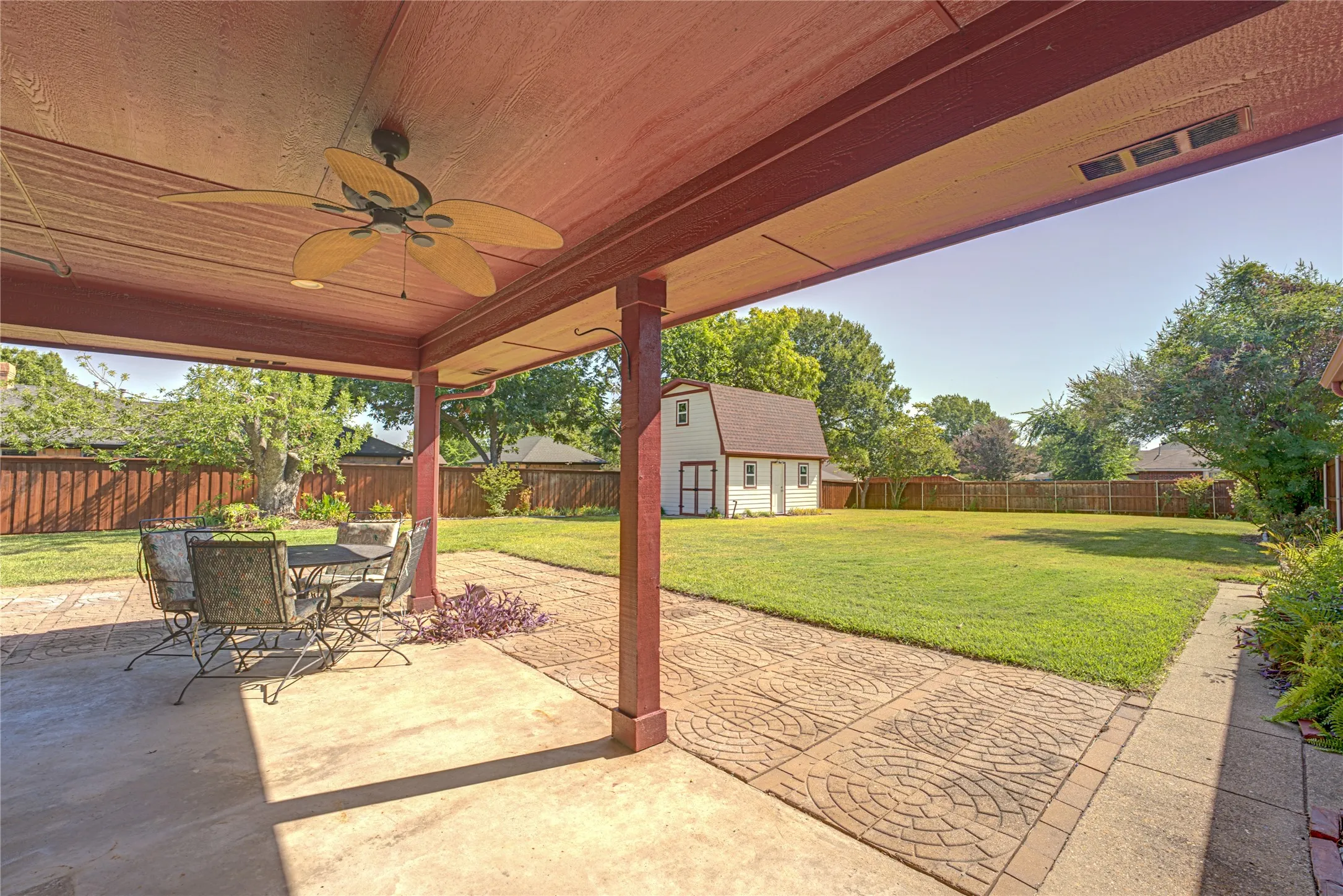 Single Family Residence For Sale in Dallas County , 4841 Kelso Place, Garland, Texas 75043, 3 Bedroom, 3 Bathroom, 2 Garage spaces, 2,078 Sqft, built in 1985, mls#21363221, Real Estate Agent in Garland, Homes For Sale in Dallas county, Homes For Sale in Garland, Realtor in Garland Texas, Real Estate Brokerage Independent Realty Texas, Luminita Cordes Realtor