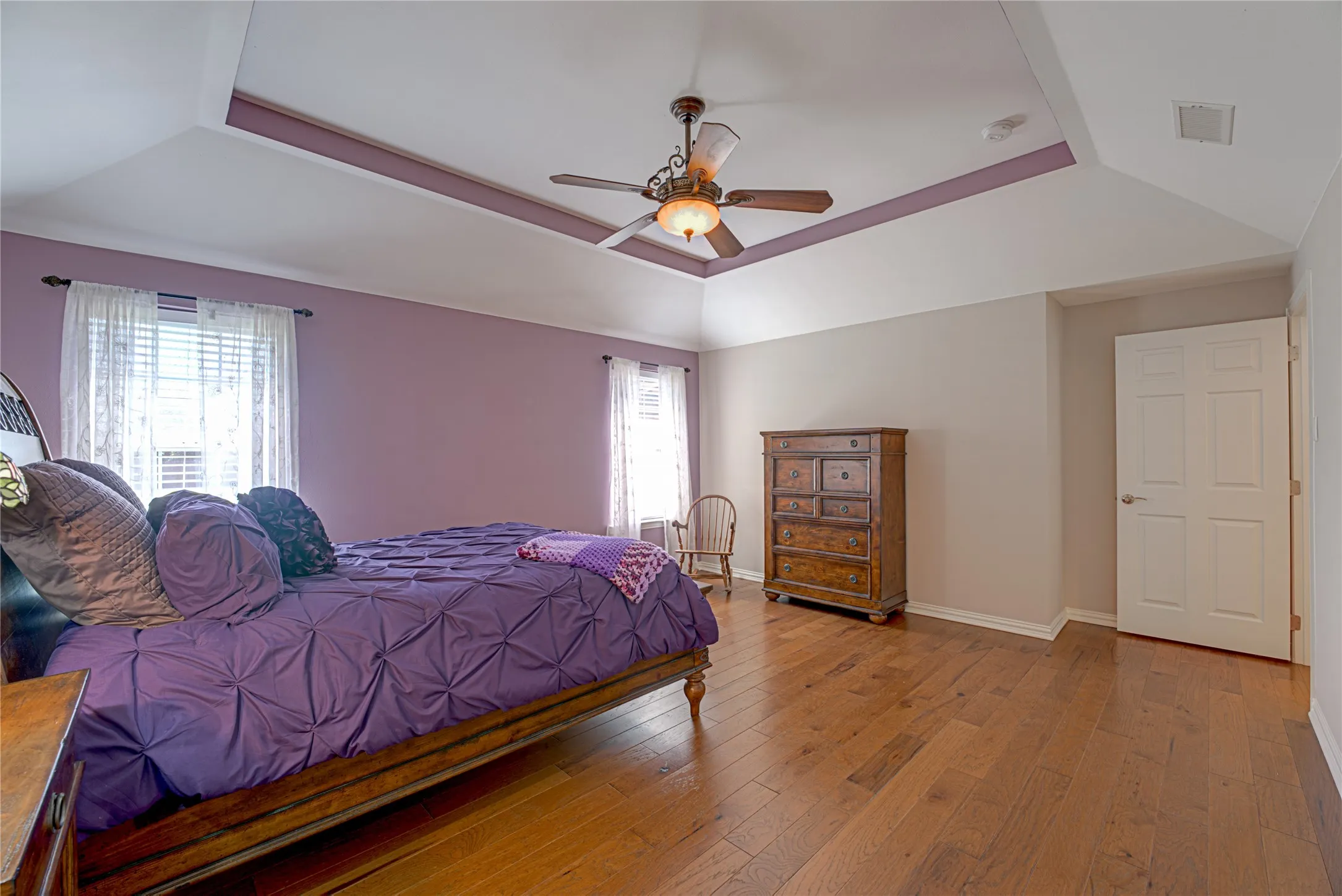 Single Family Residence For Sale in Dallas County , 4841 Kelso Place, Garland, Texas 75043, 3 Bedroom, 3 Bathroom, 2 Garage spaces, 2,078 Sqft, built in 1985, mls#21363221, Real Estate Agent in Garland, Homes For Sale in Dallas county, Homes For Sale in Garland, Realtor in Garland Texas, Real Estate Brokerage Independent Realty Texas, Luminita Cordes Realtor