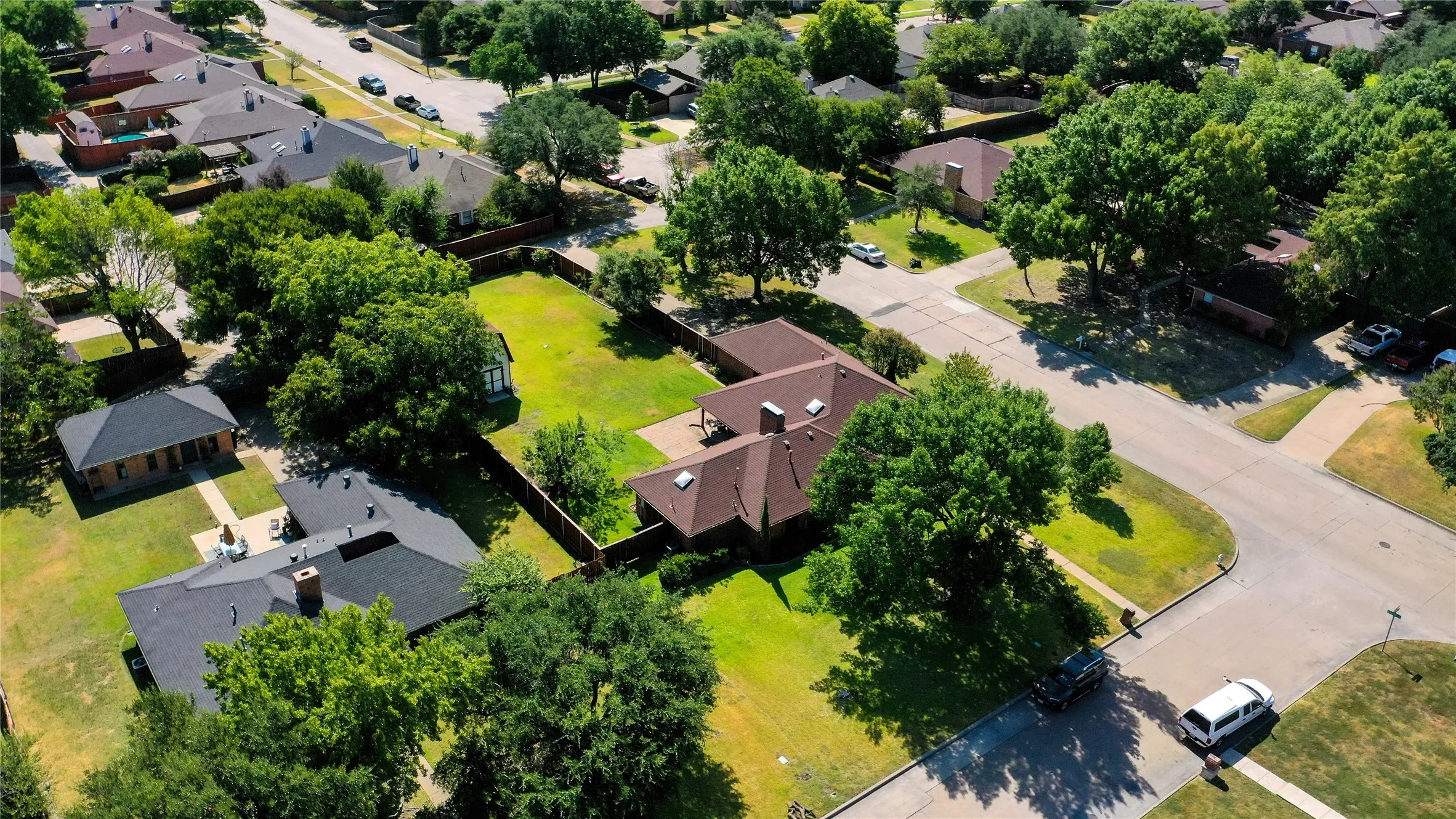 Single Family Residence For Sale in Dallas County , 4841 Kelso Place, Garland, Texas 75043, 3 Bedroom, 3 Bathroom, 2 Garage spaces, 2,078 Sqft, built in 1985, mls#21363221, Real Estate Agent in Garland, Homes For Sale in Dallas county, Homes For Sale in Garland, Realtor in Garland Texas, Real Estate Brokerage Independent Realty Texas, Luminita Cordes Realtor