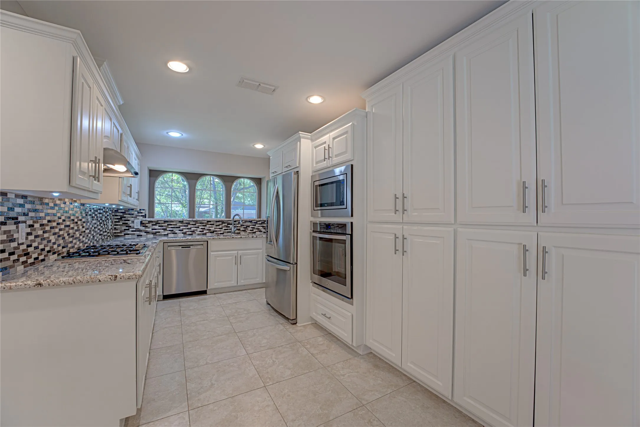 Single Family Residence For Sale in Dallas County , 4841 Kelso Place, Garland, Texas 75043, 3 Bedroom, 3 Bathroom, 2 Garage spaces, 2,078 Sqft, built in 1985, mls#21363221, Real Estate Agent in Garland, Homes For Sale in Dallas county, Homes For Sale in Garland, Realtor in Garland Texas, Real Estate Brokerage Independent Realty Texas, Luminita Cordes Realtor