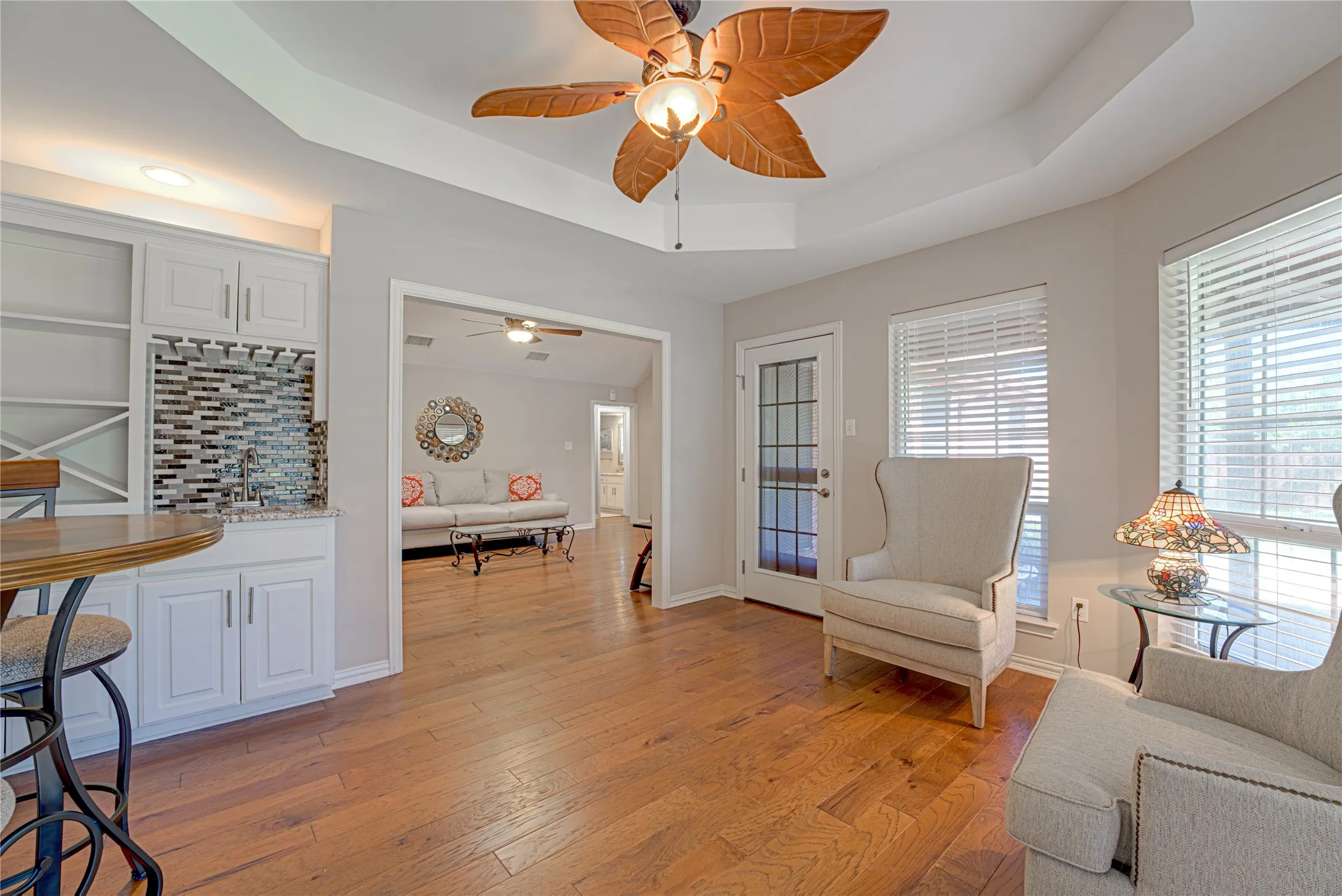 Single Family Residence For Sale in Dallas County , 4841 Kelso Place, Garland, Texas 75043, 3 Bedroom, 3 Bathroom, 2 Garage spaces, 2,078 Sqft, built in 1985, mls#21363221, Real Estate Agent in Garland, Homes For Sale in Dallas county, Homes For Sale in Garland, Realtor in Garland Texas, Real Estate Brokerage Independent Realty Texas, Luminita Cordes Realtor