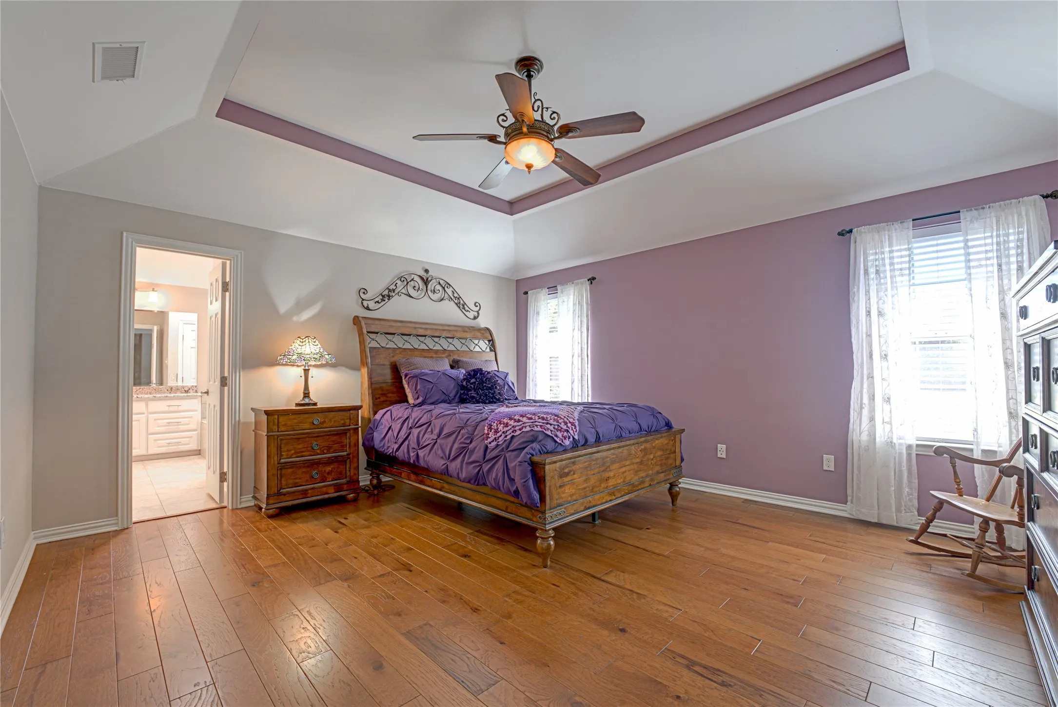 Single Family Residence For Sale in Dallas County , 4841 Kelso Place, Garland, Texas 75043, 3 Bedroom, 3 Bathroom, 2 Garage spaces, 2,078 Sqft, built in 1985, mls#21363221, Real Estate Agent in Garland, Homes For Sale in Dallas county, Homes For Sale in Garland, Realtor in Garland Texas, Real Estate Brokerage Independent Realty Texas, Luminita Cordes Realtor