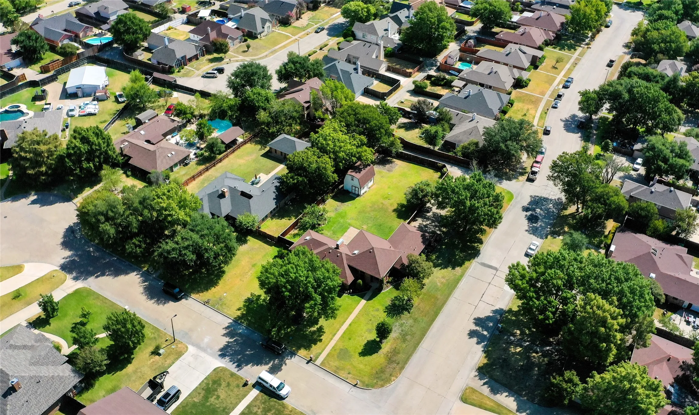Single Family Residence For Sale in Dallas County , 4841 Kelso Place, Garland, Texas 75043, 3 Bedroom, 3 Bathroom, 2 Garage spaces, 2,078 Sqft, built in 1985, mls#21363221, Real Estate Agent in Garland, Homes For Sale in Dallas county, Homes For Sale in Garland, Realtor in Garland Texas, Real Estate Brokerage Independent Realty Texas, Luminita Cordes Realtor