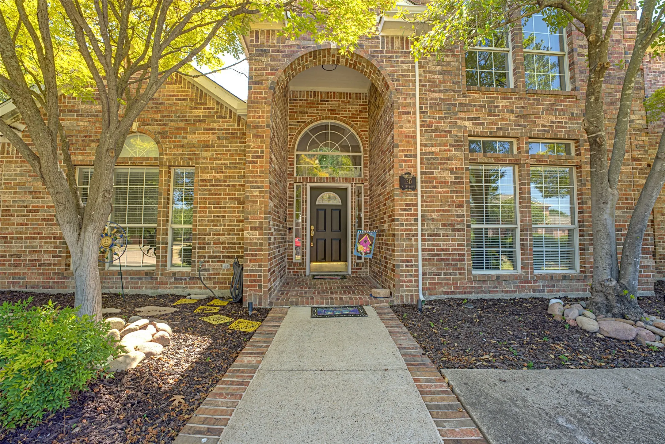 Single Family Residence For Sale in Collin County , 130 W Clubview Court, Murphy, Texas 75094, 5 Bedroom, 5 Bathroom, 2 Garage spaces, 3,011 Sqft, built in 1999, mls#21363328, Real Estate Agent in Murphy, Homes For Sale in Collin county, Homes For Sale in Murphy, Realtor in Murphy Texas, Real Estate Brokerage Independent Realty Texas, Luminita Cordes Realtor