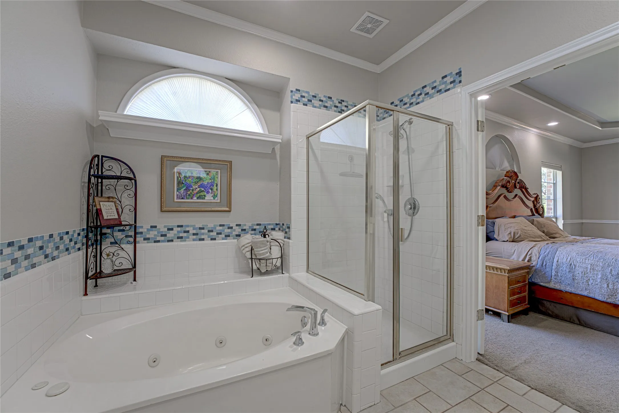 Single Family Residence For Sale in Collin County , 130 W Clubview Court, Murphy, Texas 75094, 5 Bedroom, 5 Bathroom, 2 Garage spaces, 3,011 Sqft, built in 1999, mls#21363328, Real Estate Agent in Murphy, Homes For Sale in Collin county, Homes For Sale in Murphy, Realtor in Murphy Texas, Real Estate Brokerage Independent Realty Texas, Luminita Cordes Realtor