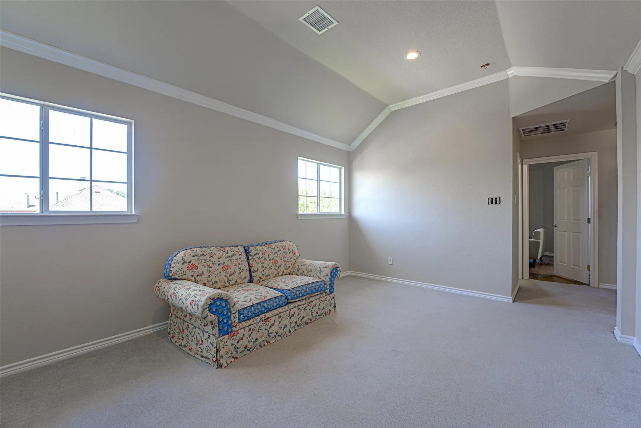 Single Family Residence For Sale in Collin County , 130 W Clubview Court, Murphy, Texas 75094, 5 Bedroom, 5 Bathroom, 2 Garage spaces, 3,011 Sqft, built in 1999, mls#21363328, Real Estate Agent in Murphy, Homes For Sale in Collin county, Homes For Sale in Murphy, Realtor in Murphy Texas, Real Estate Brokerage Independent Realty Texas, Luminita Cordes Realtor