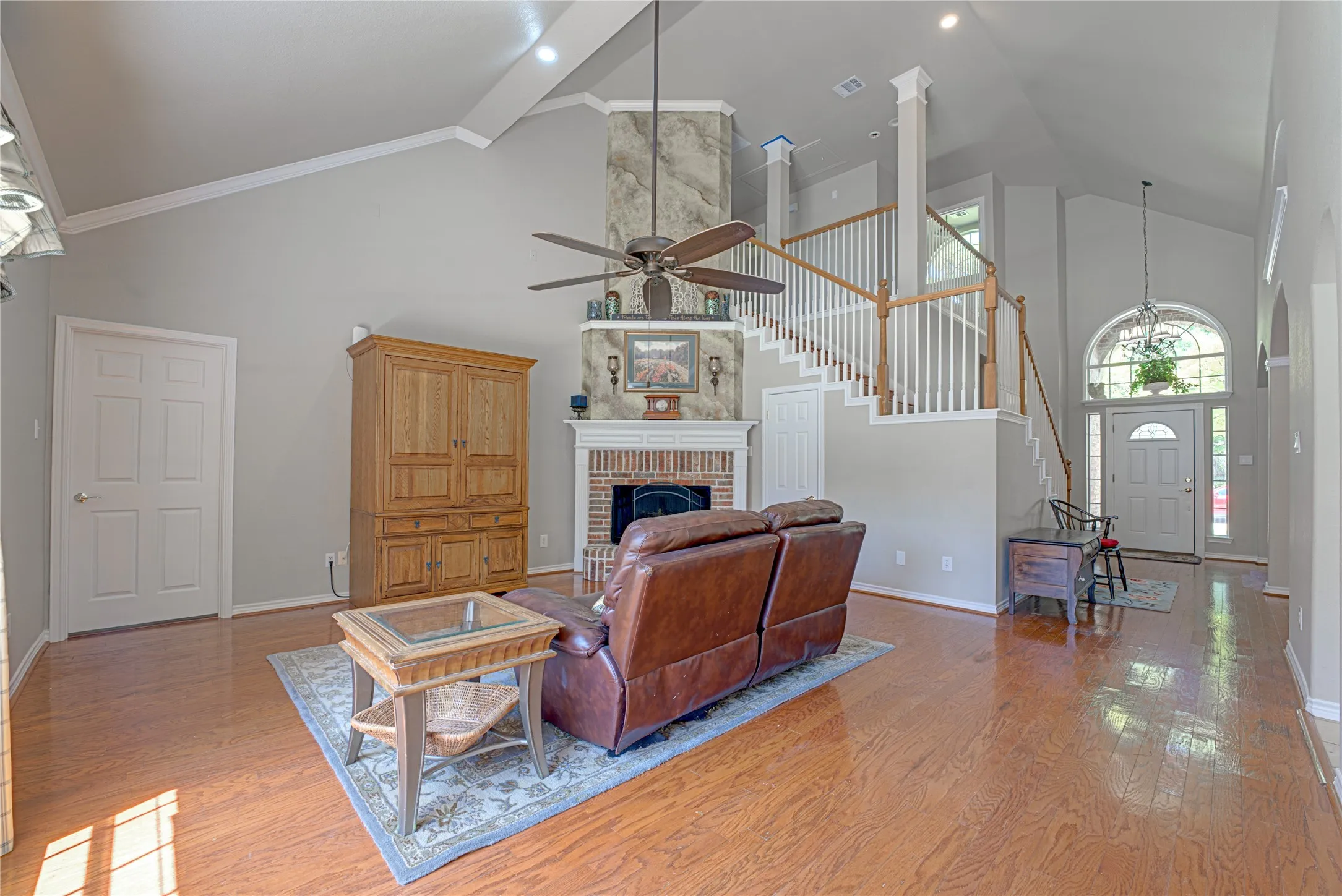 Single Family Residence For Sale in Collin County , 130 W Clubview Court, Murphy, Texas 75094, 5 Bedroom, 5 Bathroom, 2 Garage spaces, 3,011 Sqft, built in 1999, mls#21363328, Real Estate Agent in Murphy, Homes For Sale in Collin county, Homes For Sale in Murphy, Realtor in Murphy Texas, Real Estate Brokerage Independent Realty Texas, Luminita Cordes Realtor