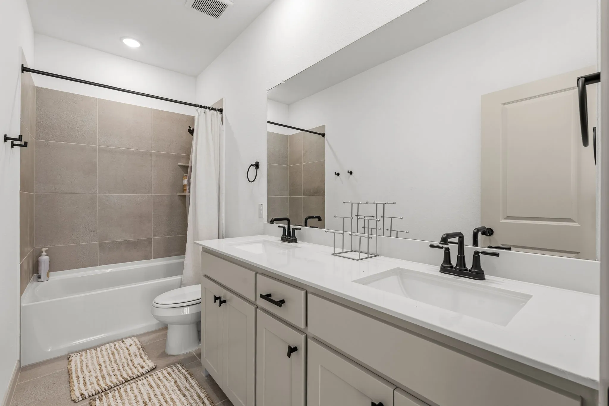 Single Family Residence For Rent in Denton County , 9540 Hedge Street, Frisco, Texas 75034, 4 Bedroom, 5 Bathroom, 2 Garage spaces, 3,026 Sqft, built in 2023, mls#21365178, Real Estate Agent in Frisco, Homes For Rent in Denton county, Homes For Rent in Frisco, Realtor in Frisco Texas, Real Estate Brokerage Independent Realty Texas, Luminita Cordes Realtor