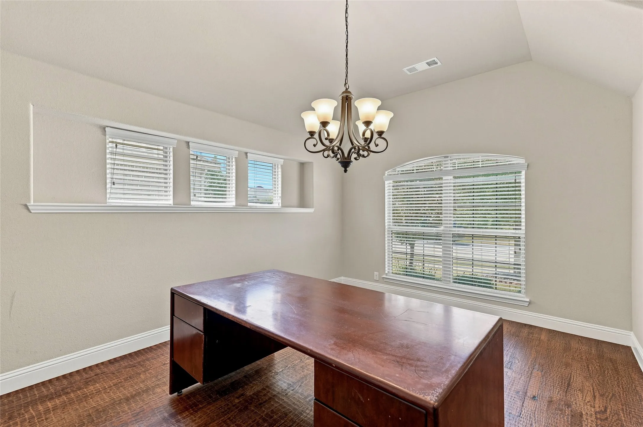 Single Family Residence For Sale in Grayson County , 5007 Ambergate Lane, Sherman, Texas 75092, 4 Bedroom, 2 Bathroom, 2 Garage spaces, 1,912 Sqft, built in 2017, mls#21364329, Real Estate Agent in Sherman, Homes For Sale in Grayson county, Homes For Sale in Sherman, Realtor in Sherman Texas, Real Estate Brokerage Independent Realty Texas, Luminita Cordes Realtor