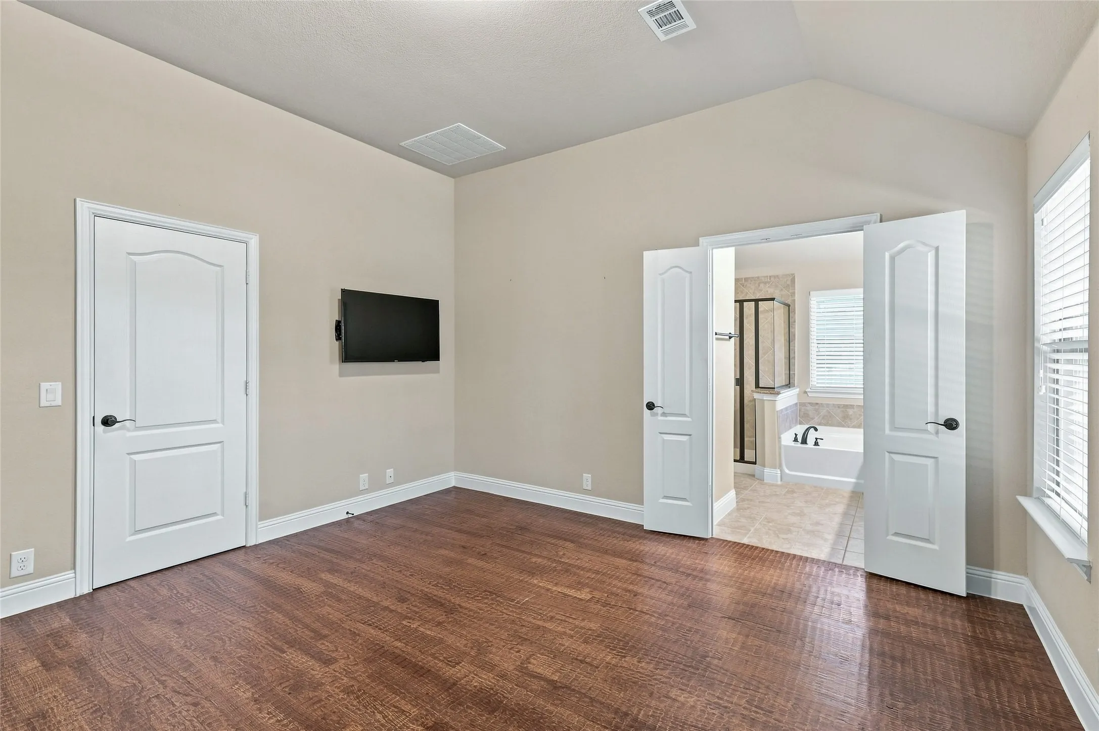 Single Family Residence For Sale in Grayson County , 5007 Ambergate Lane, Sherman, Texas 75092, 4 Bedroom, 2 Bathroom, 2 Garage spaces, 1,912 Sqft, built in 2017, mls#21364329, Real Estate Agent in Sherman, Homes For Sale in Grayson county, Homes For Sale in Sherman, Realtor in Sherman Texas, Real Estate Brokerage Independent Realty Texas, Luminita Cordes Realtor