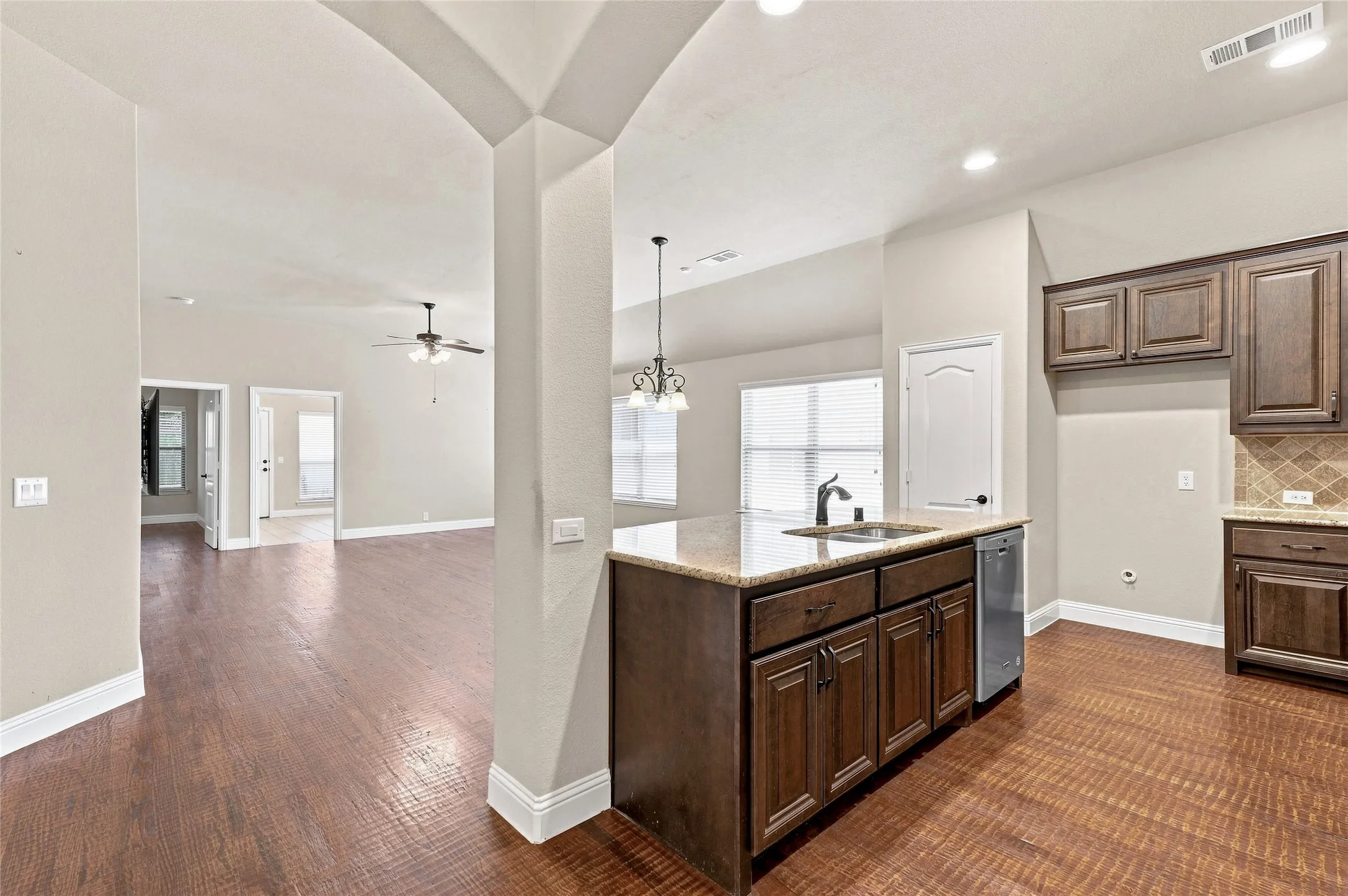 Single Family Residence For Sale in Grayson County , 5007 Ambergate Lane, Sherman, Texas 75092, 4 Bedroom, 2 Bathroom, 2 Garage spaces, 1,912 Sqft, built in 2017, mls#21364329, Real Estate Agent in Sherman, Homes For Sale in Grayson county, Homes For Sale in Sherman, Realtor in Sherman Texas, Real Estate Brokerage Independent Realty Texas, Luminita Cordes Realtor