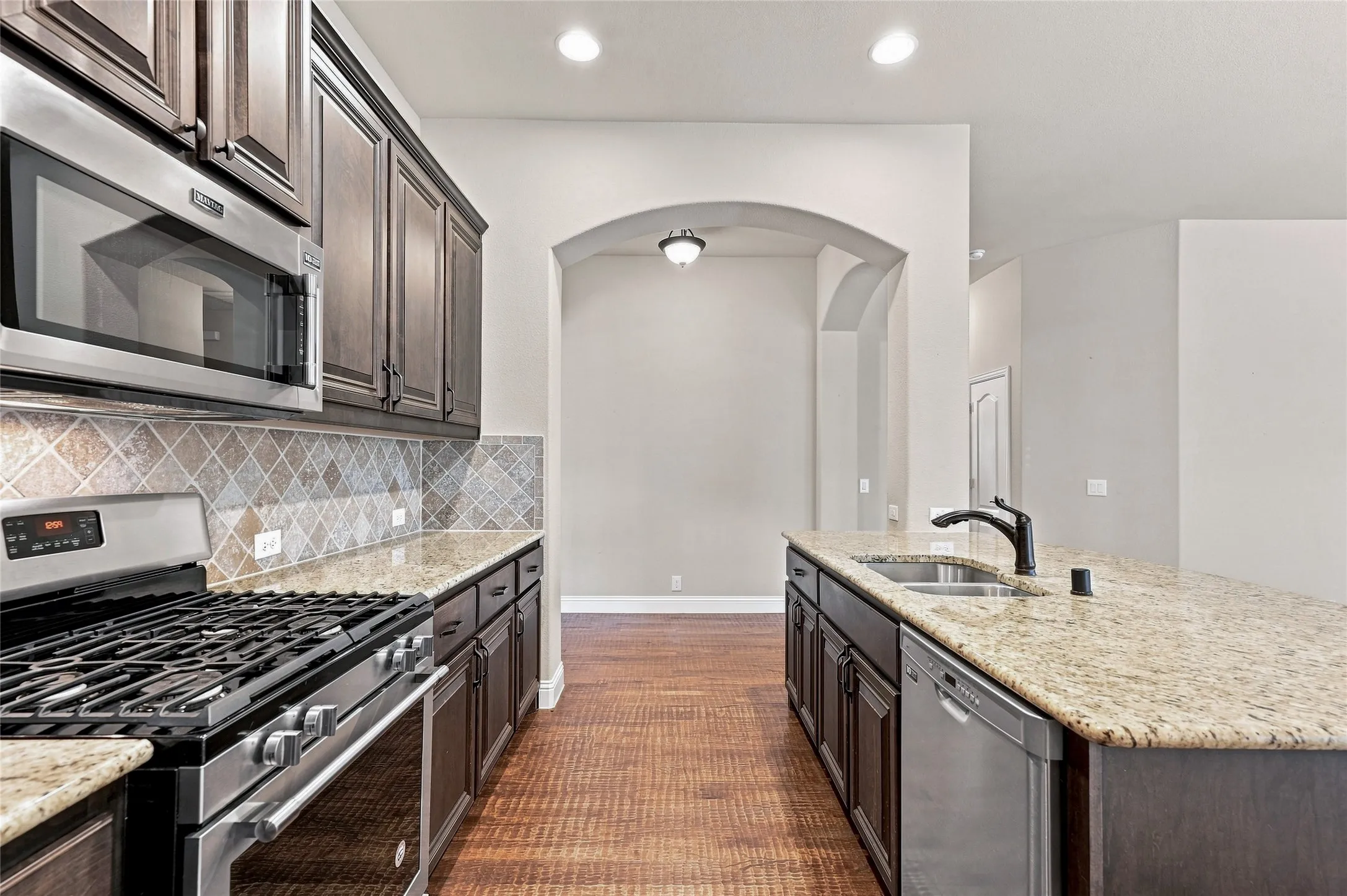 Single Family Residence For Sale in Grayson County , 5007 Ambergate Lane, Sherman, Texas 75092, 4 Bedroom, 2 Bathroom, 2 Garage spaces, 1,912 Sqft, built in 2017, mls#21364329, Real Estate Agent in Sherman, Homes For Sale in Grayson county, Homes For Sale in Sherman, Realtor in Sherman Texas, Real Estate Brokerage Independent Realty Texas, Luminita Cordes Realtor