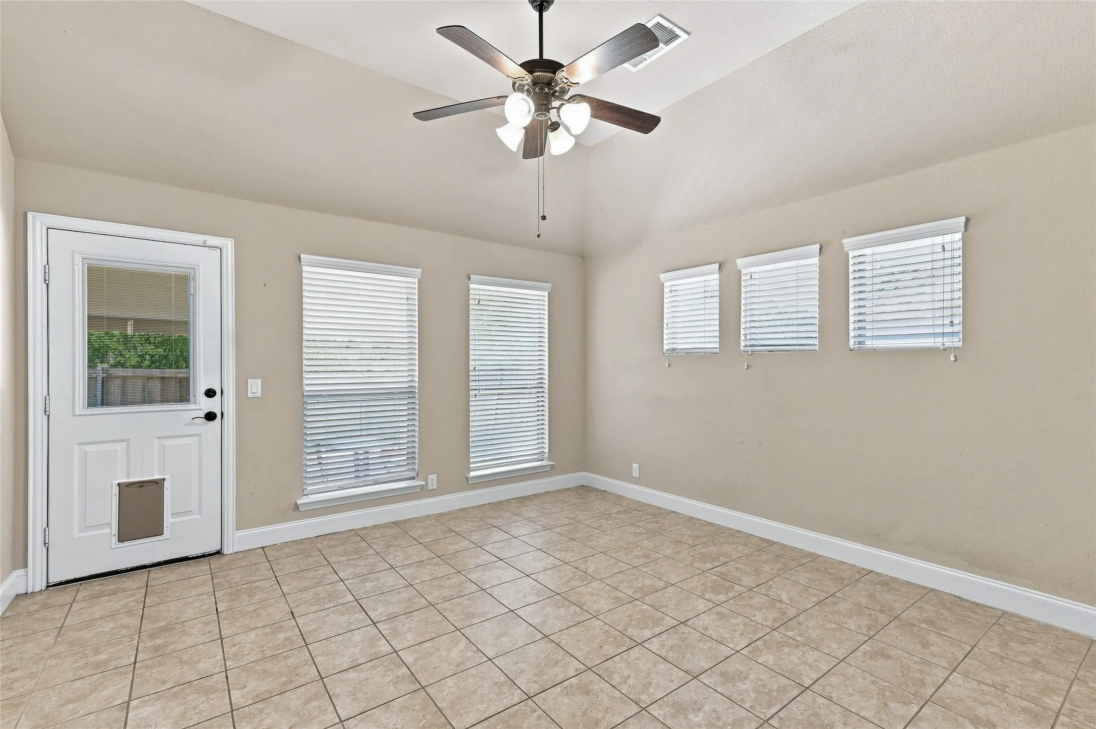 Single Family Residence For Sale in Grayson County , 5007 Ambergate Lane, Sherman, Texas 75092, 4 Bedroom, 2 Bathroom, 2 Garage spaces, 1,912 Sqft, built in 2017, mls#21364329, Real Estate Agent in Sherman, Homes For Sale in Grayson county, Homes For Sale in Sherman, Realtor in Sherman Texas, Real Estate Brokerage Independent Realty Texas, Luminita Cordes Realtor