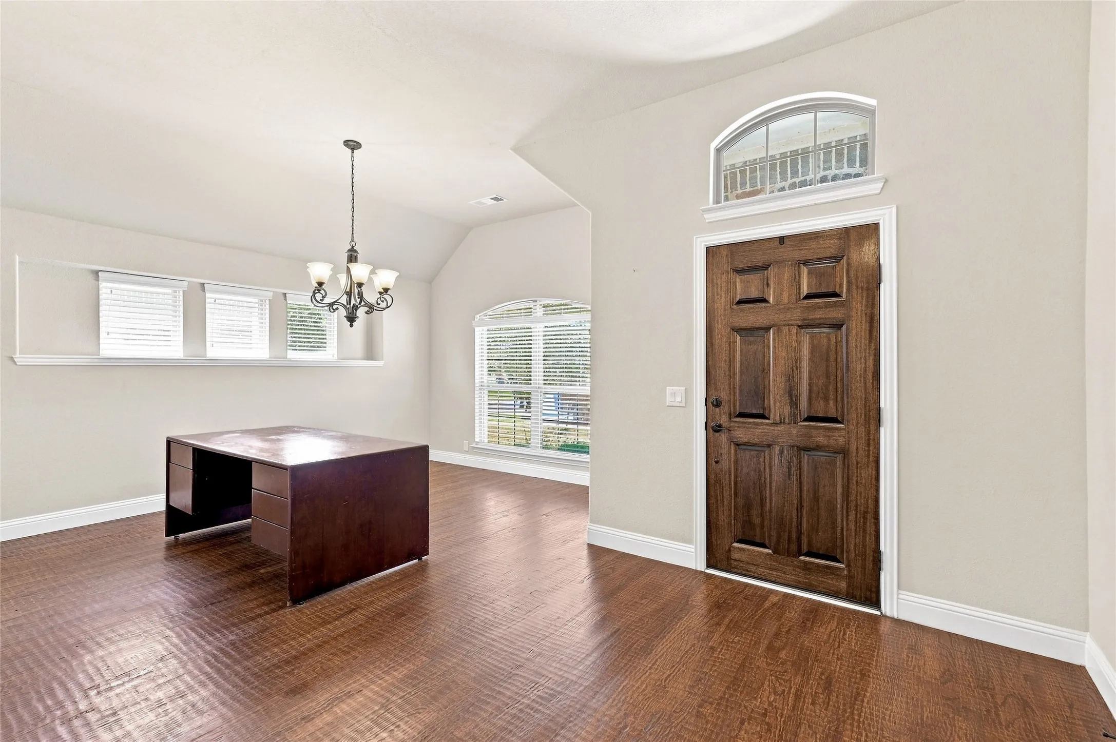 Single Family Residence For Sale in Grayson County , 5007 Ambergate Lane, Sherman, Texas 75092, 4 Bedroom, 2 Bathroom, 2 Garage spaces, 1,912 Sqft, built in 2017, mls#21364329, Real Estate Agent in Sherman, Homes For Sale in Grayson county, Homes For Sale in Sherman, Realtor in Sherman Texas, Real Estate Brokerage Independent Realty Texas, Luminita Cordes Realtor