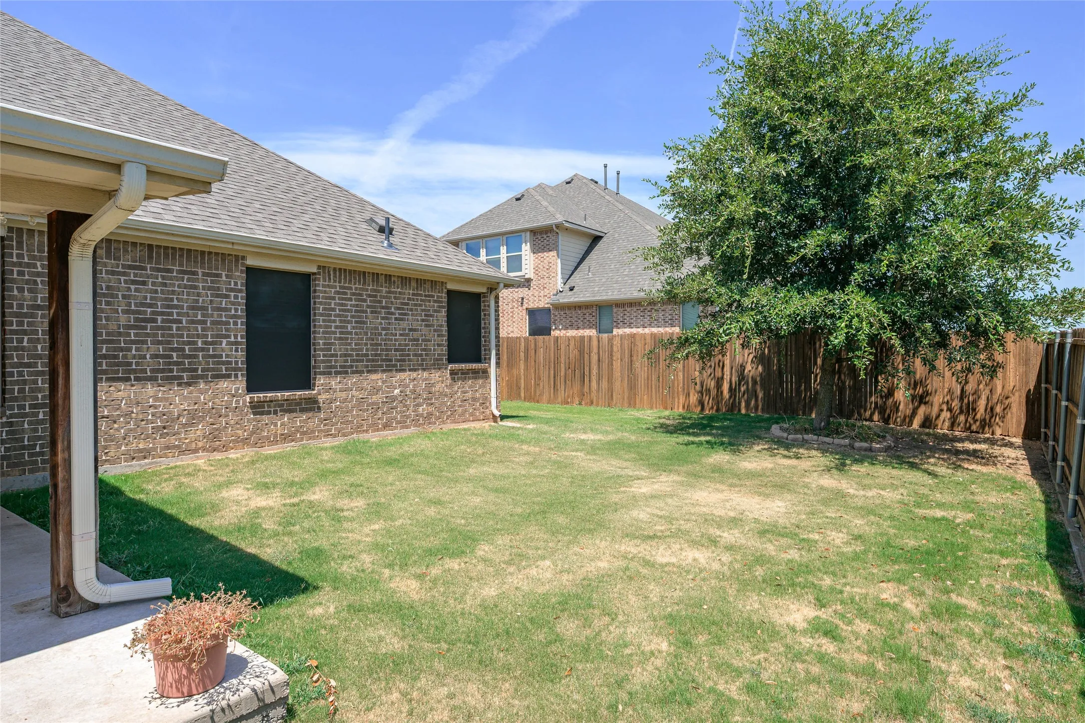 Single Family Residence For Sale in Grayson County , 5007 Ambergate Lane, Sherman, Texas 75092, 4 Bedroom, 2 Bathroom, 2 Garage spaces, 1,912 Sqft, built in 2017, mls#21364329, Real Estate Agent in Sherman, Homes For Sale in Grayson county, Homes For Sale in Sherman, Realtor in Sherman Texas, Real Estate Brokerage Independent Realty Texas, Luminita Cordes Realtor