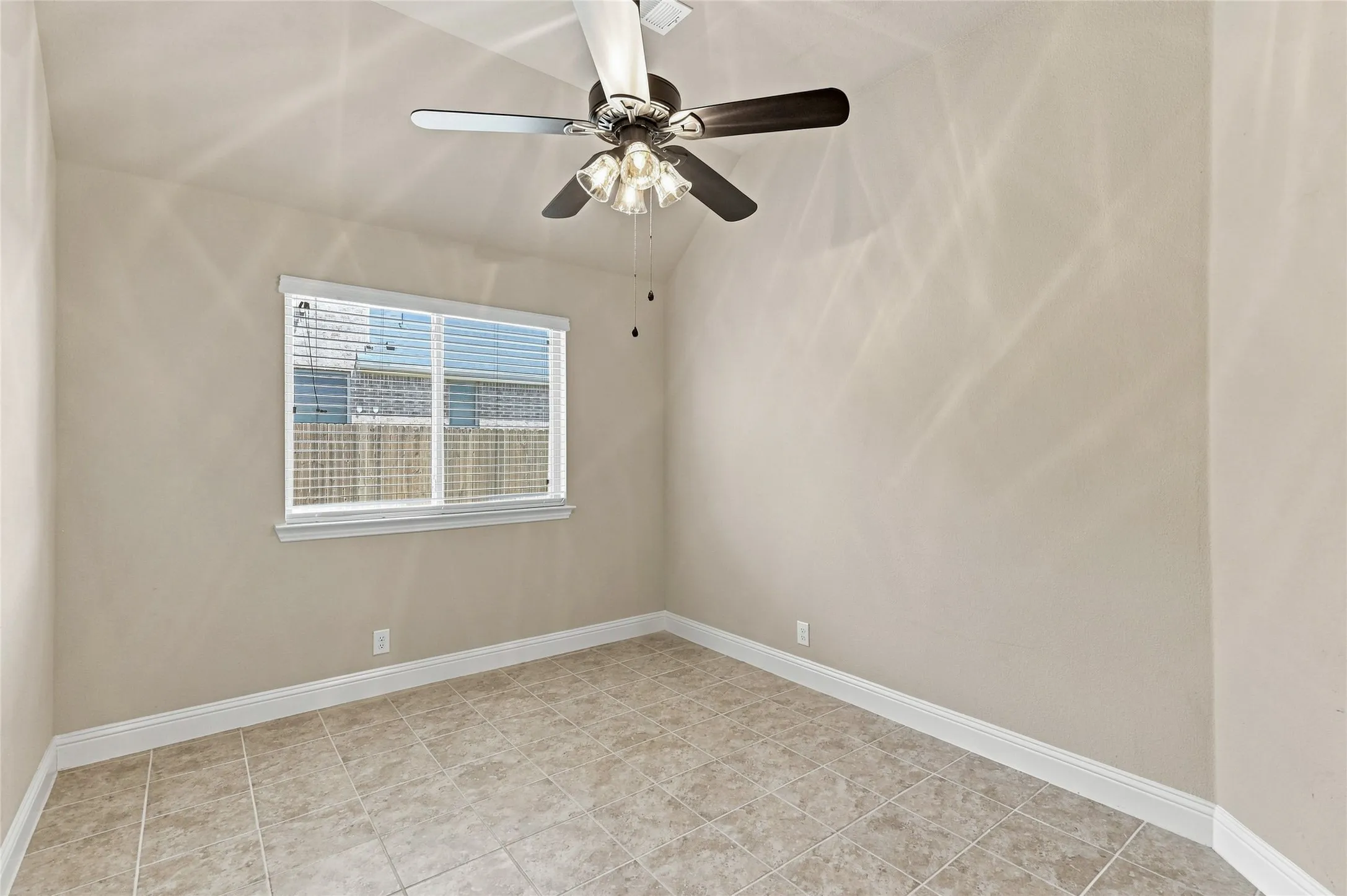 Single Family Residence For Sale in Grayson County , 5007 Ambergate Lane, Sherman, Texas 75092, 4 Bedroom, 2 Bathroom, 2 Garage spaces, 1,912 Sqft, built in 2017, mls#21364329, Real Estate Agent in Sherman, Homes For Sale in Grayson county, Homes For Sale in Sherman, Realtor in Sherman Texas, Real Estate Brokerage Independent Realty Texas, Luminita Cordes Realtor