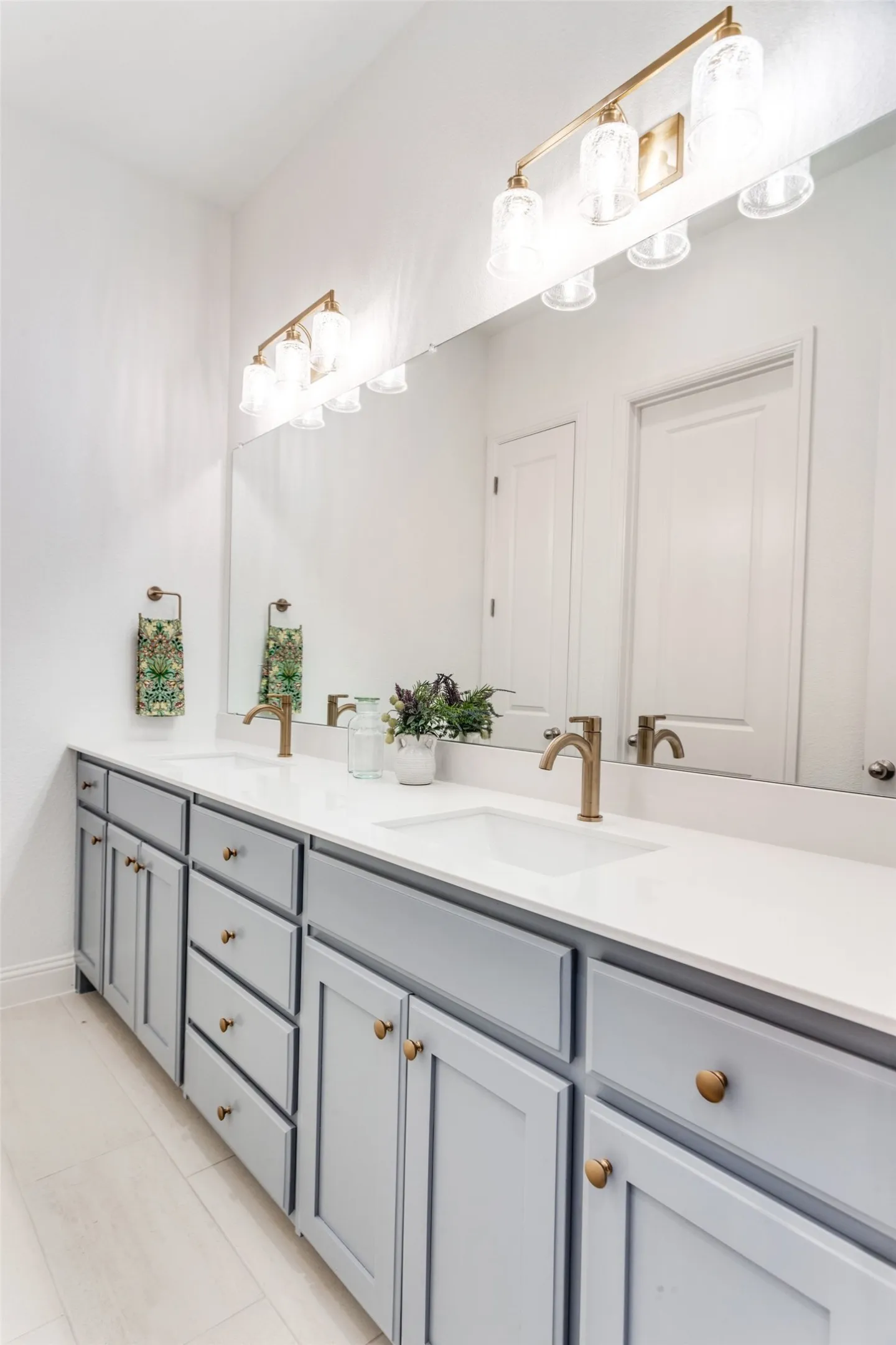 Single Family Residence For Sale in Parker County , 1016 Emery Court, Weatherford, Texas 76087, 4 Bedroom, 3 Bathroom, 3 Garage spaces, 2,843 Sqft, built in 2025, mls#21365102, Real Estate Agent in Weatherford, Homes For Sale in Parker county, Homes For Sale in Weatherford, Realtor in Weatherford Texas, Real Estate Brokerage Independent Realty Texas, Luminita Cordes Realtor