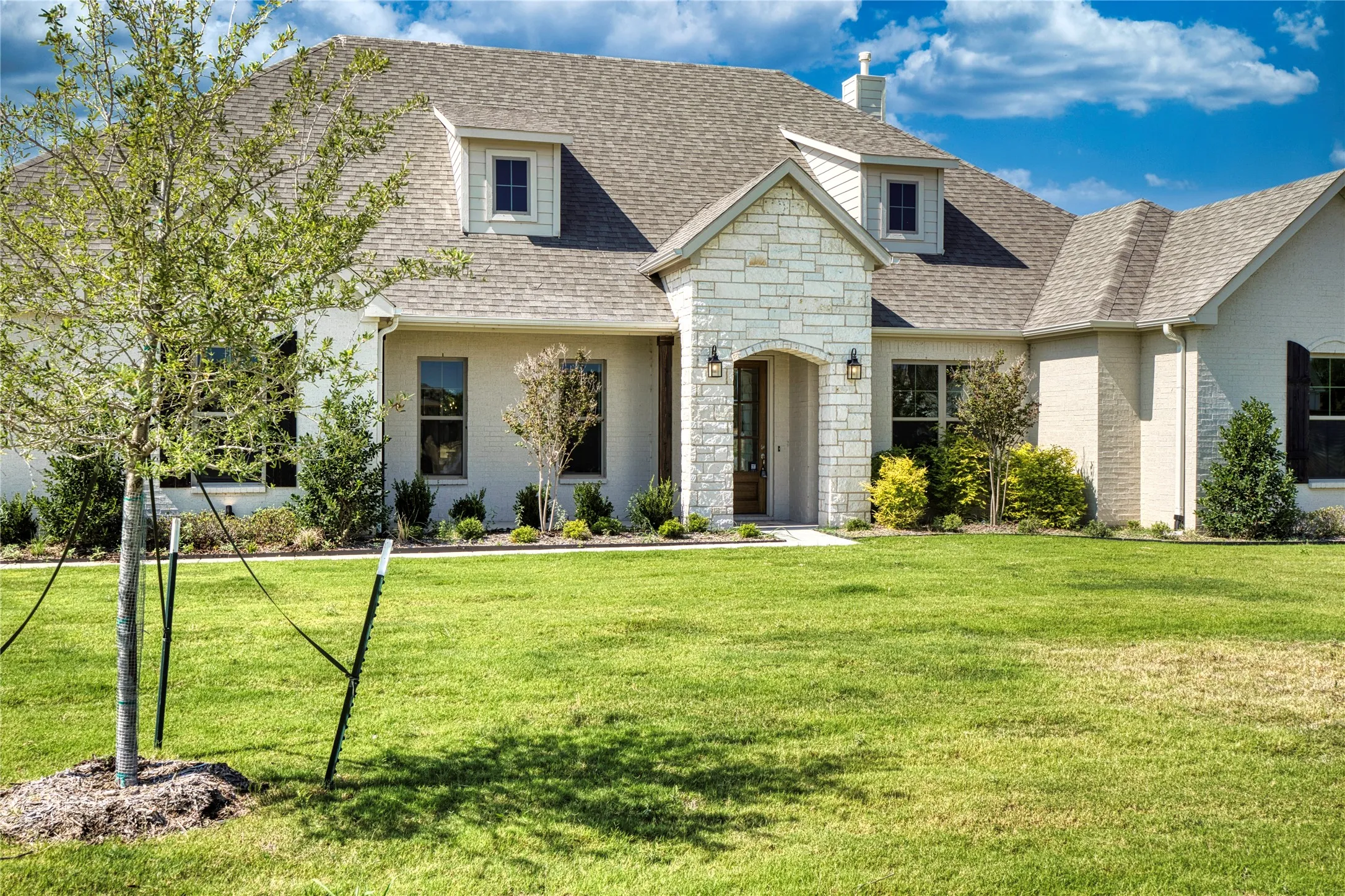 Single Family Residence For Sale in Parker County , 1016 Emery Court, Weatherford, Texas 76087, 4 Bedroom, 3 Bathroom, 3 Garage spaces, 2,843 Sqft, built in 2025, mls#21365102, Real Estate Agent in Weatherford, Homes For Sale in Parker county, Homes For Sale in Weatherford, Realtor in Weatherford Texas, Real Estate Brokerage Independent Realty Texas, Luminita Cordes Realtor