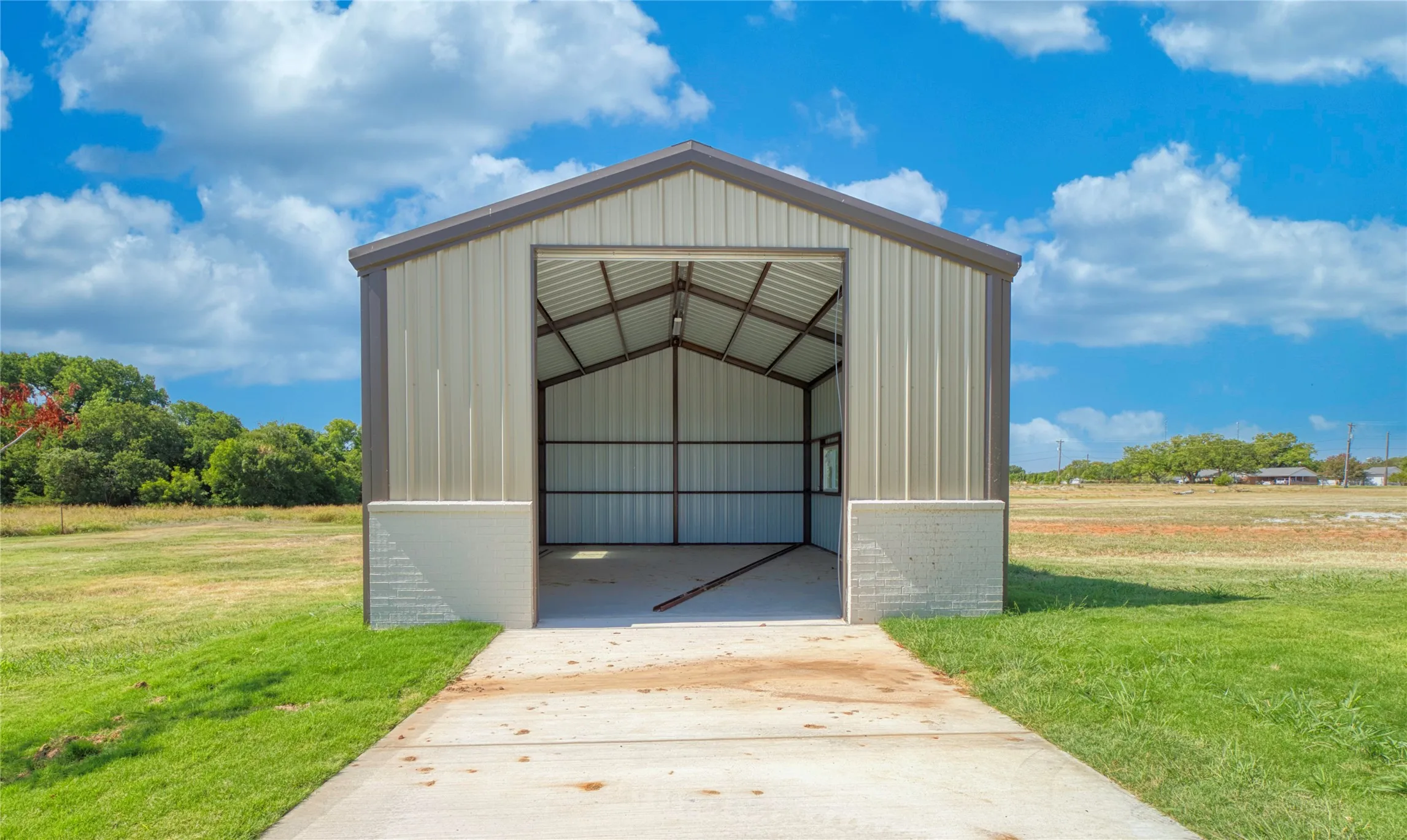Single Family Residence For Sale in Parker County , 1016 Emery Court, Weatherford, Texas 76087, 4 Bedroom, 3 Bathroom, 3 Garage spaces, 2,843 Sqft, built in 2025, mls#21365102, Real Estate Agent in Weatherford, Homes For Sale in Parker county, Homes For Sale in Weatherford, Realtor in Weatherford Texas, Real Estate Brokerage Independent Realty Texas, Luminita Cordes Realtor