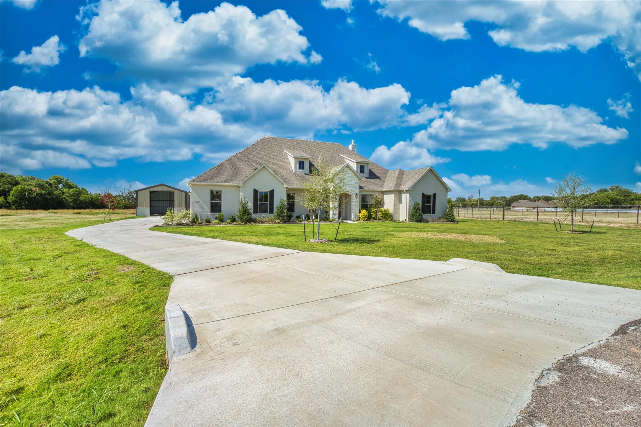 Single Family Residence For Sale in Parker County , 1016 Emery Court, Weatherford, Texas 76087, 4 Bedroom, 3 Bathroom, 3 Garage spaces, 2,843 Sqft, built in 2025, mls#21365102, Real Estate Agent in Weatherford, Homes For Sale in Parker county, Homes For Sale in Weatherford, Realtor in Weatherford Texas, Real Estate Brokerage Independent Realty Texas, Luminita Cordes Realtor