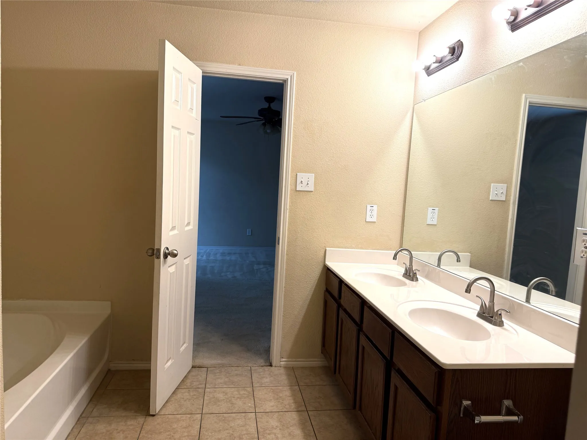 Single Family Residence For Rent in Collin County , 10687 Midway Drive, Frisco, Texas 75035, 4 Bedroom, 3 Bathroom, 2 Garage spaces, 2,906 Sqft, built in 2009, mls#21365132, Real Estate Agent in Frisco, Homes For Rent in Collin county, Homes For Rent in Frisco, Realtor in Frisco Texas, Real Estate Brokerage Independent Realty Texas, Luminita Cordes Realtor