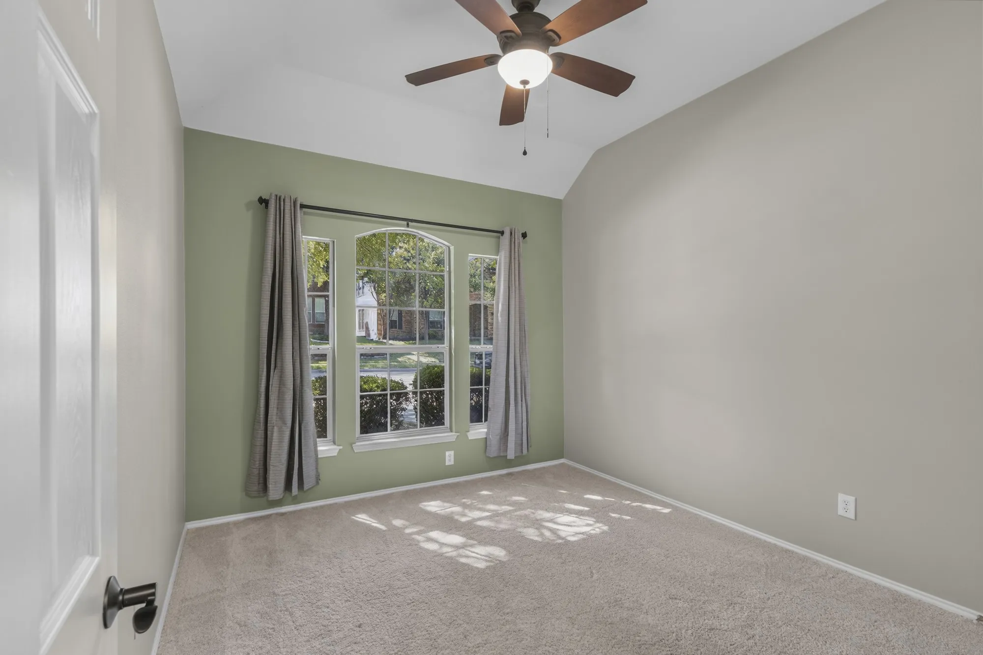 Single Family Residence For Sale in Collin County , 1408 Heather Brook Drive, Allen, Texas 75002, 3 Bedroom, 2 Bathroom, 2 Garage spaces, 1,817 Sqft, built in 2002, mls#21362764, Real Estate Agent in Allen, Homes For Sale in Collin county, Homes For Sale in Allen, Realtor in Allen Texas, Real Estate Brokerage Independent Realty Texas, Luminita Cordes Realtor