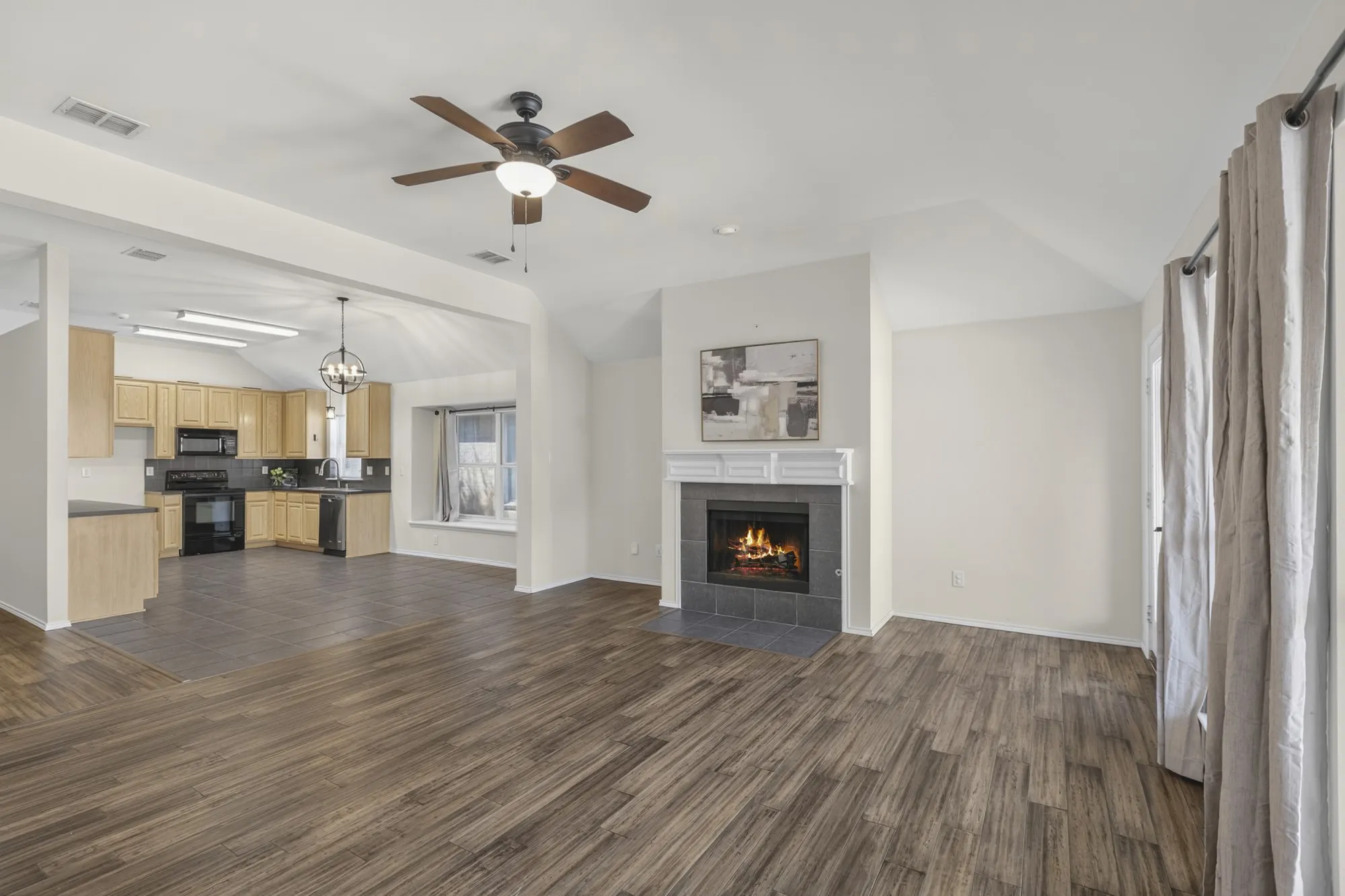 Single Family Residence For Sale in Collin County , 1408 Heather Brook Drive, Allen, Texas 75002, 3 Bedroom, 2 Bathroom, 2 Garage spaces, 1,817 Sqft, built in 2002, mls#21362764, Real Estate Agent in Allen, Homes For Sale in Collin county, Homes For Sale in Allen, Realtor in Allen Texas, Real Estate Brokerage Independent Realty Texas, Luminita Cordes Realtor