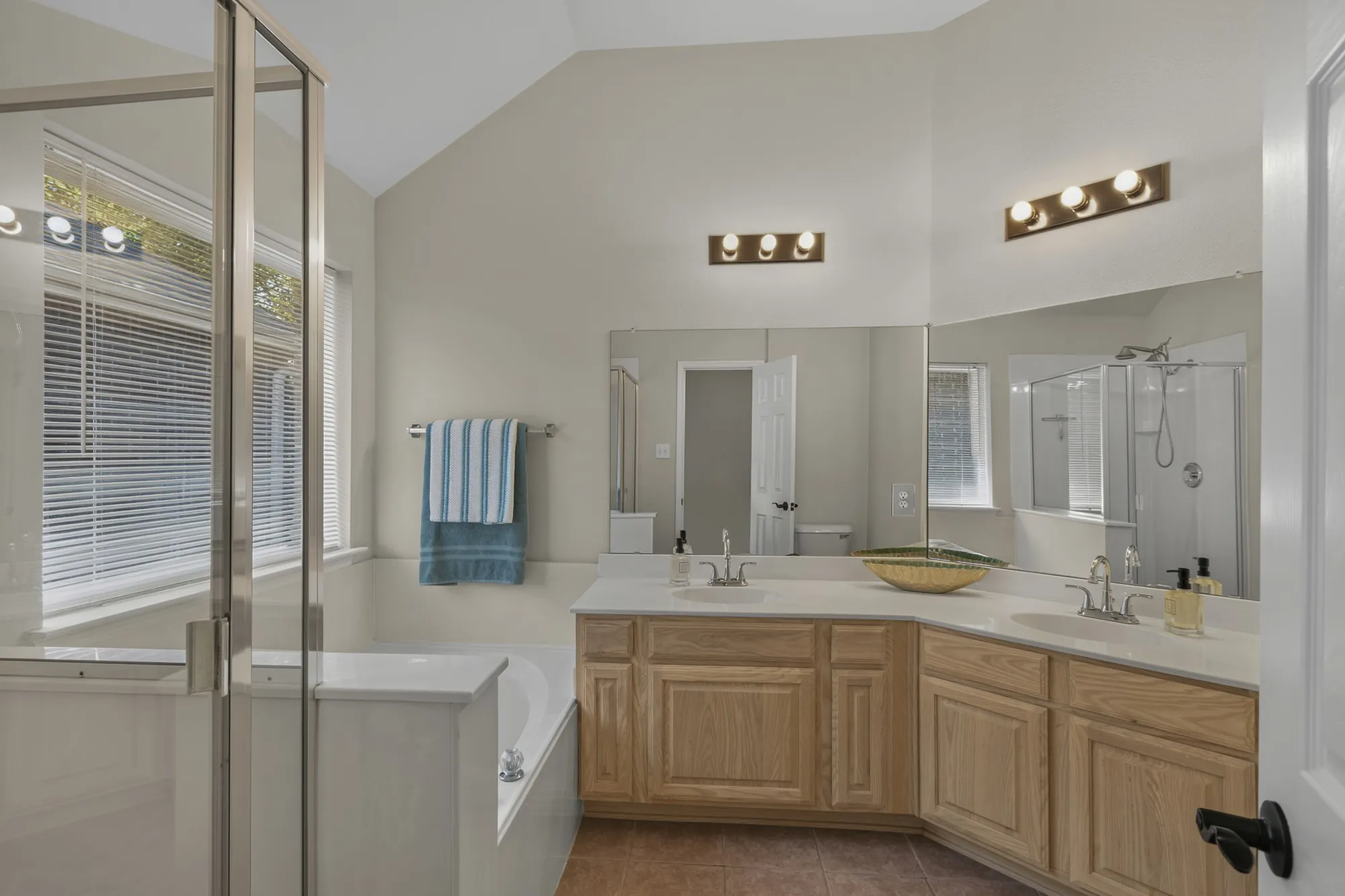Single Family Residence For Sale in Collin County , 1408 Heather Brook Drive, Allen, Texas 75002, 3 Bedroom, 2 Bathroom, 2 Garage spaces, 1,817 Sqft, built in 2002, mls#21362764, Real Estate Agent in Allen, Homes For Sale in Collin county, Homes For Sale in Allen, Realtor in Allen Texas, Real Estate Brokerage Independent Realty Texas, Luminita Cordes Realtor