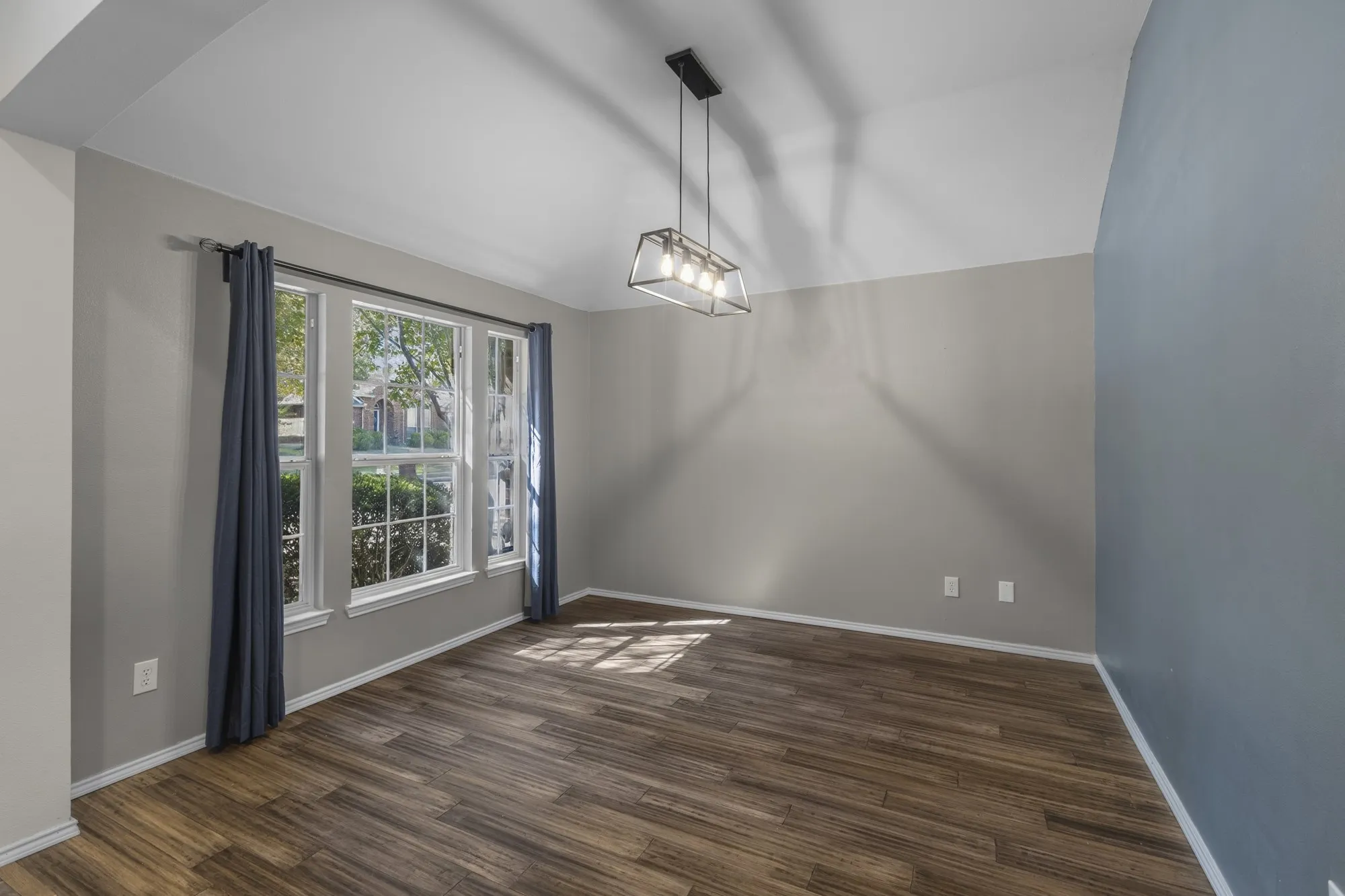 Single Family Residence For Sale in Collin County , 1408 Heather Brook Drive, Allen, Texas 75002, 3 Bedroom, 2 Bathroom, 2 Garage spaces, 1,817 Sqft, built in 2002, mls#21362764, Real Estate Agent in Allen, Homes For Sale in Collin county, Homes For Sale in Allen, Realtor in Allen Texas, Real Estate Brokerage Independent Realty Texas, Luminita Cordes Realtor