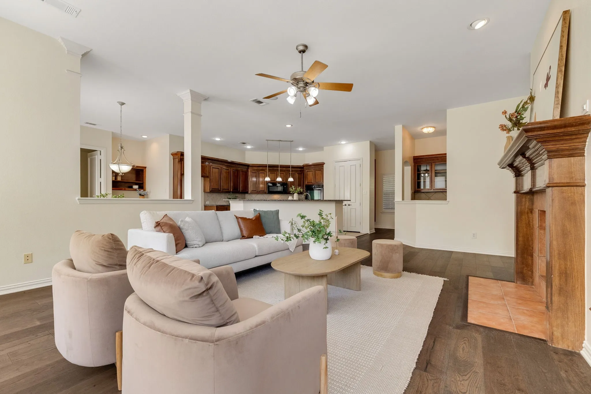 Single Family Residence For Sale in Collin County , 465 Bee Caves Road, Lucas, Texas 75002, 4 Bedroom, 3 Bathroom, 3 Garage spaces, 3,453 Sqft, built in 2001, mls#21365137, Real Estate Agent in Lucas, Homes For Sale in Collin county, Homes For Sale in Lucas, Realtor in Lucas Texas, Real Estate Brokerage Independent Realty Texas, Luminita Cordes Realtor