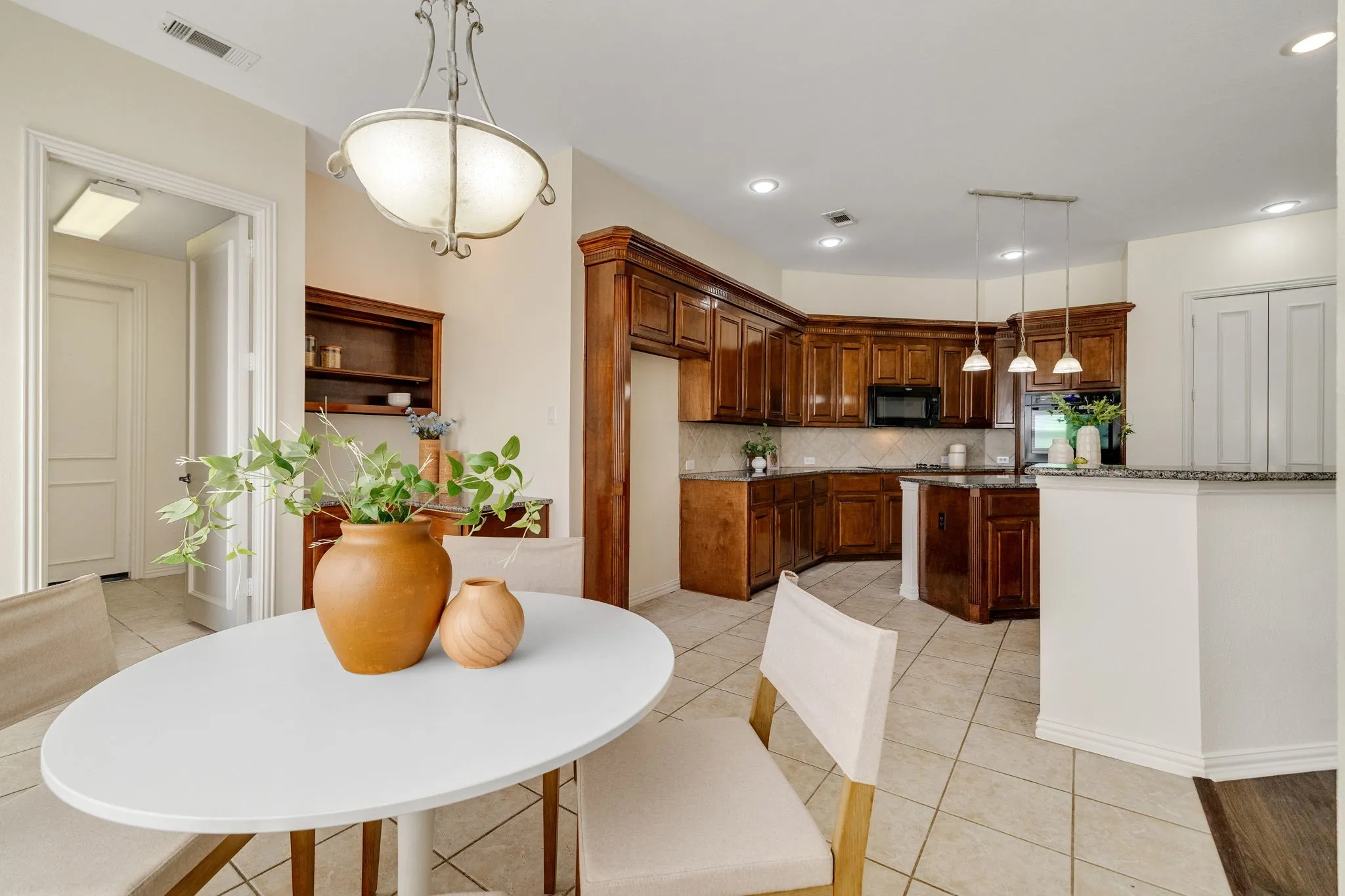 Single Family Residence For Sale in Collin County , 465 Bee Caves Road, Lucas, Texas 75002, 4 Bedroom, 3 Bathroom, 3 Garage spaces, 3,453 Sqft, built in 2001, mls#21365137, Real Estate Agent in Lucas, Homes For Sale in Collin county, Homes For Sale in Lucas, Realtor in Lucas Texas, Real Estate Brokerage Independent Realty Texas, Luminita Cordes Realtor