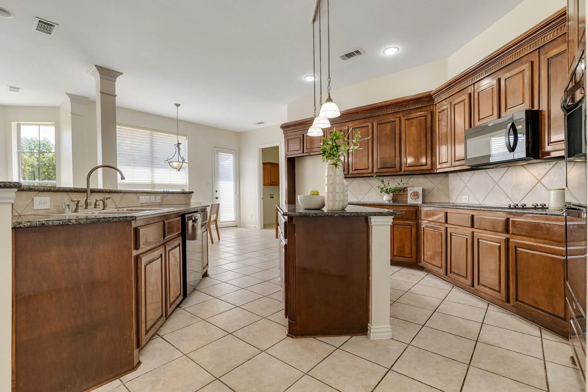 Single Family Residence For Sale in Collin County , 465 Bee Caves Road, Lucas, Texas 75002, 4 Bedroom, 3 Bathroom, 3 Garage spaces, 3,453 Sqft, built in 2001, mls#21365137, Real Estate Agent in Lucas, Homes For Sale in Collin county, Homes For Sale in Lucas, Realtor in Lucas Texas, Real Estate Brokerage Independent Realty Texas, Luminita Cordes Realtor